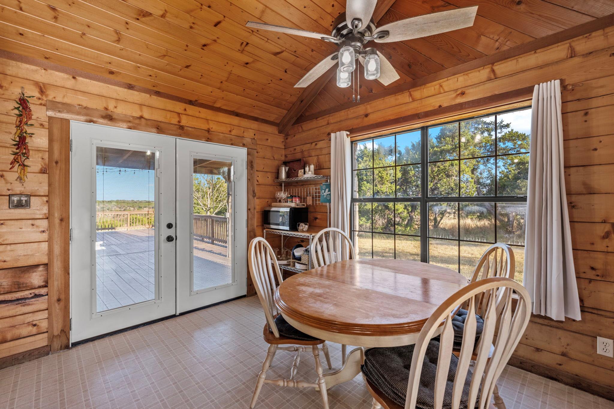 716 Reeh Weinheimer Rd, Fredericksburg, TX 78624