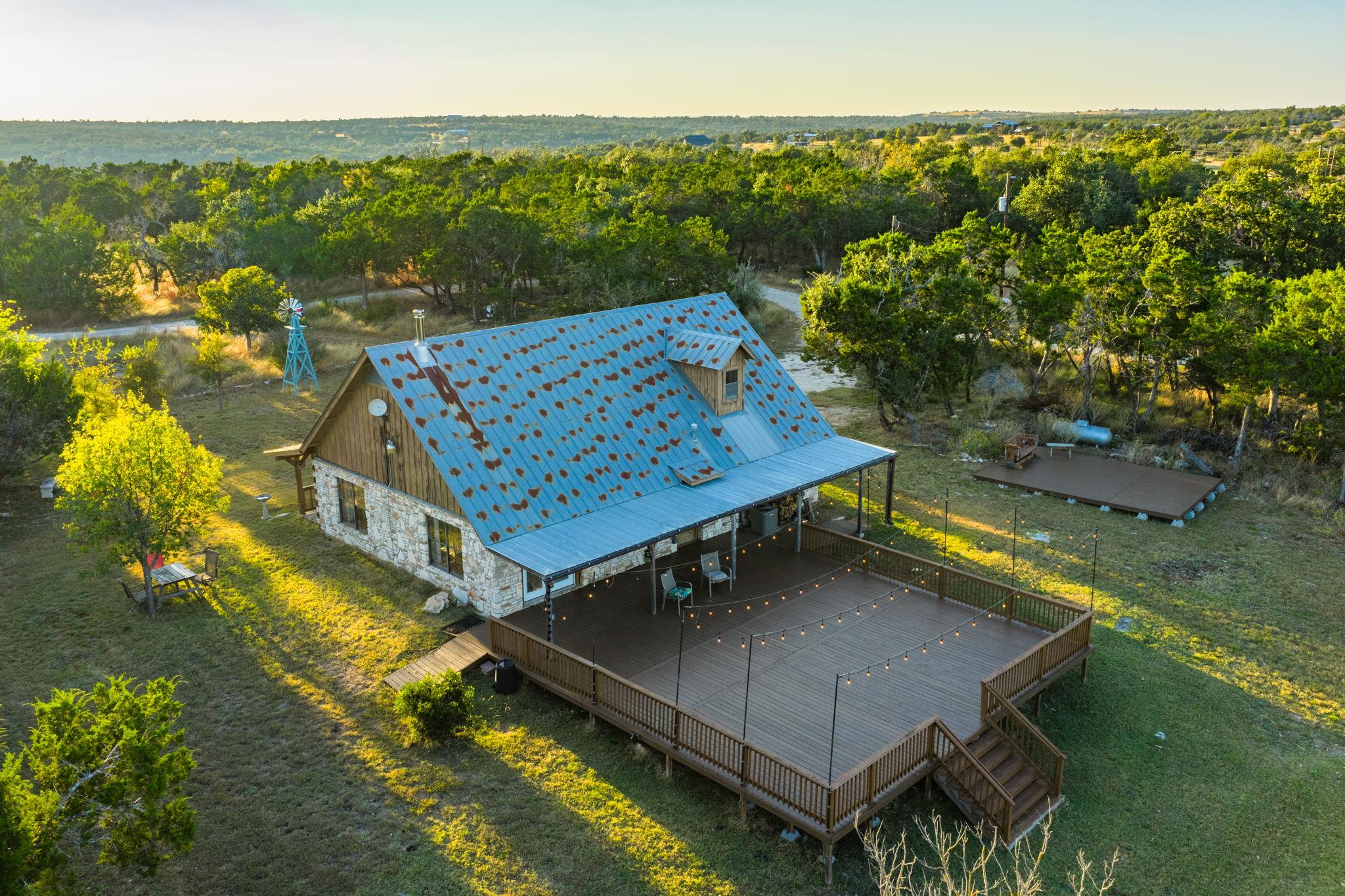 716 Reeh Weinheimer Rd, Fredericksburg, TX 78624