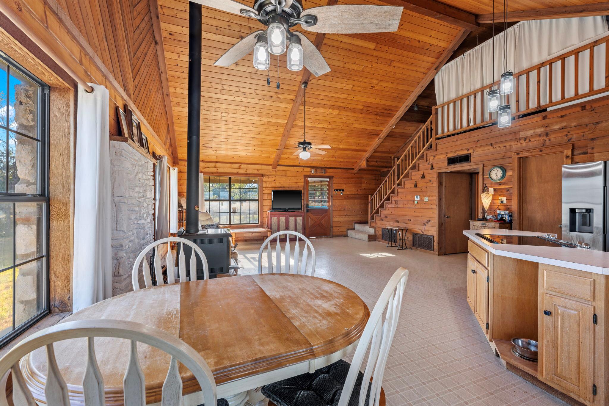 716 Reeh Weinheimer Rd, Fredericksburg, TX 78624