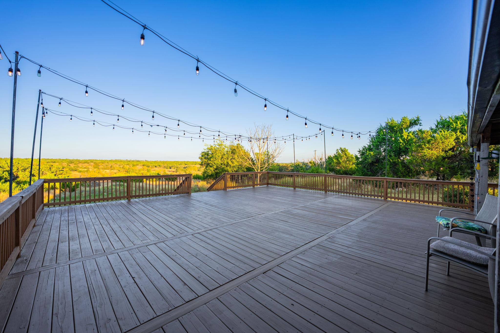 716 Reeh Weinheimer Rd, Fredericksburg, TX 78624