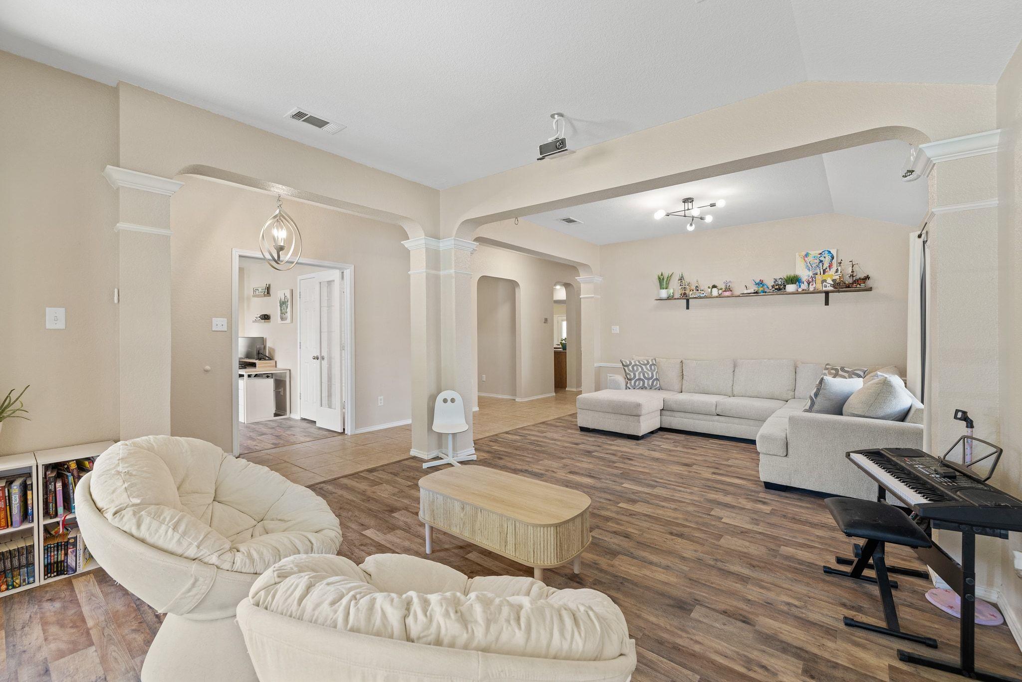 210 W Iowa Dr, Harker Heights, TX 76548