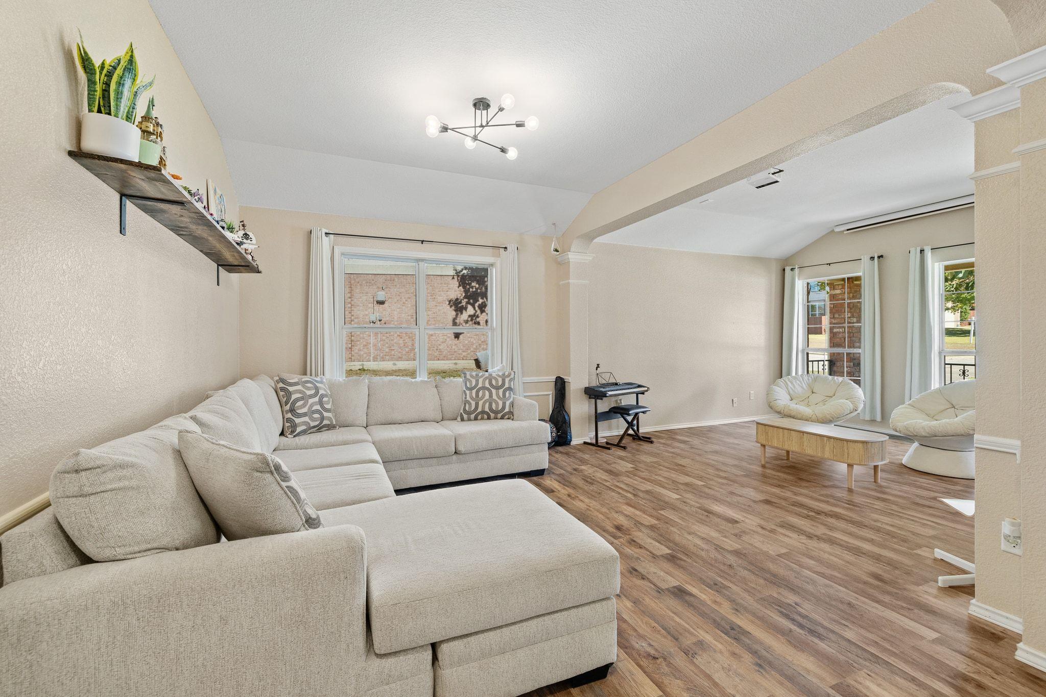 210 W Iowa Dr, Harker Heights, TX 76548