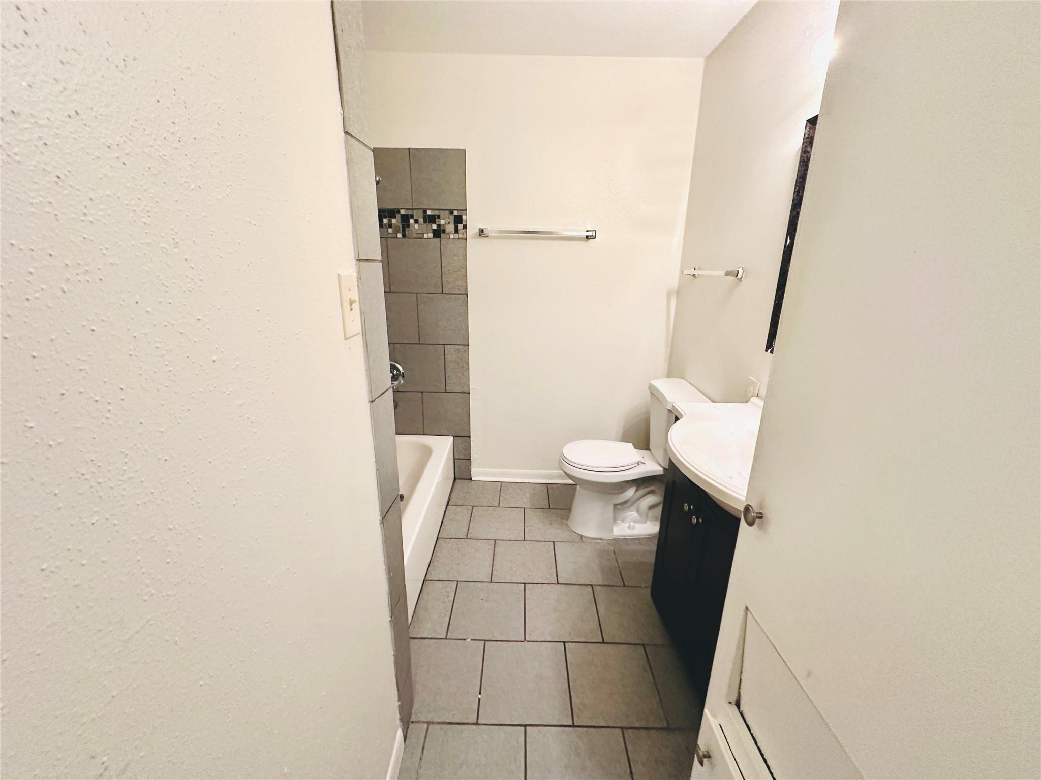 3822 Southway Dr # 103, Austin, TX 78704