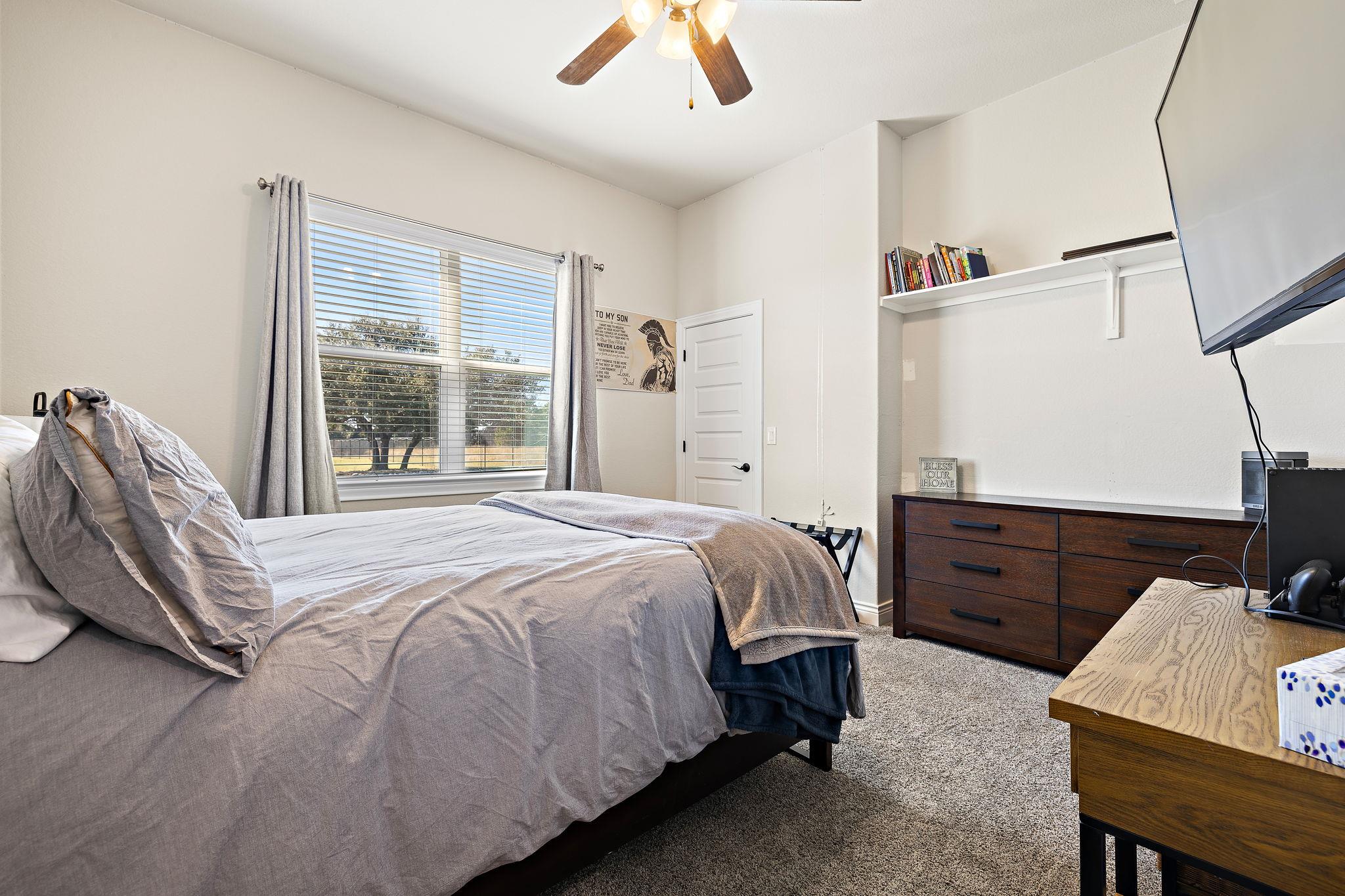 217 Oak Hill Dr, Liberty Hill, TX 78642