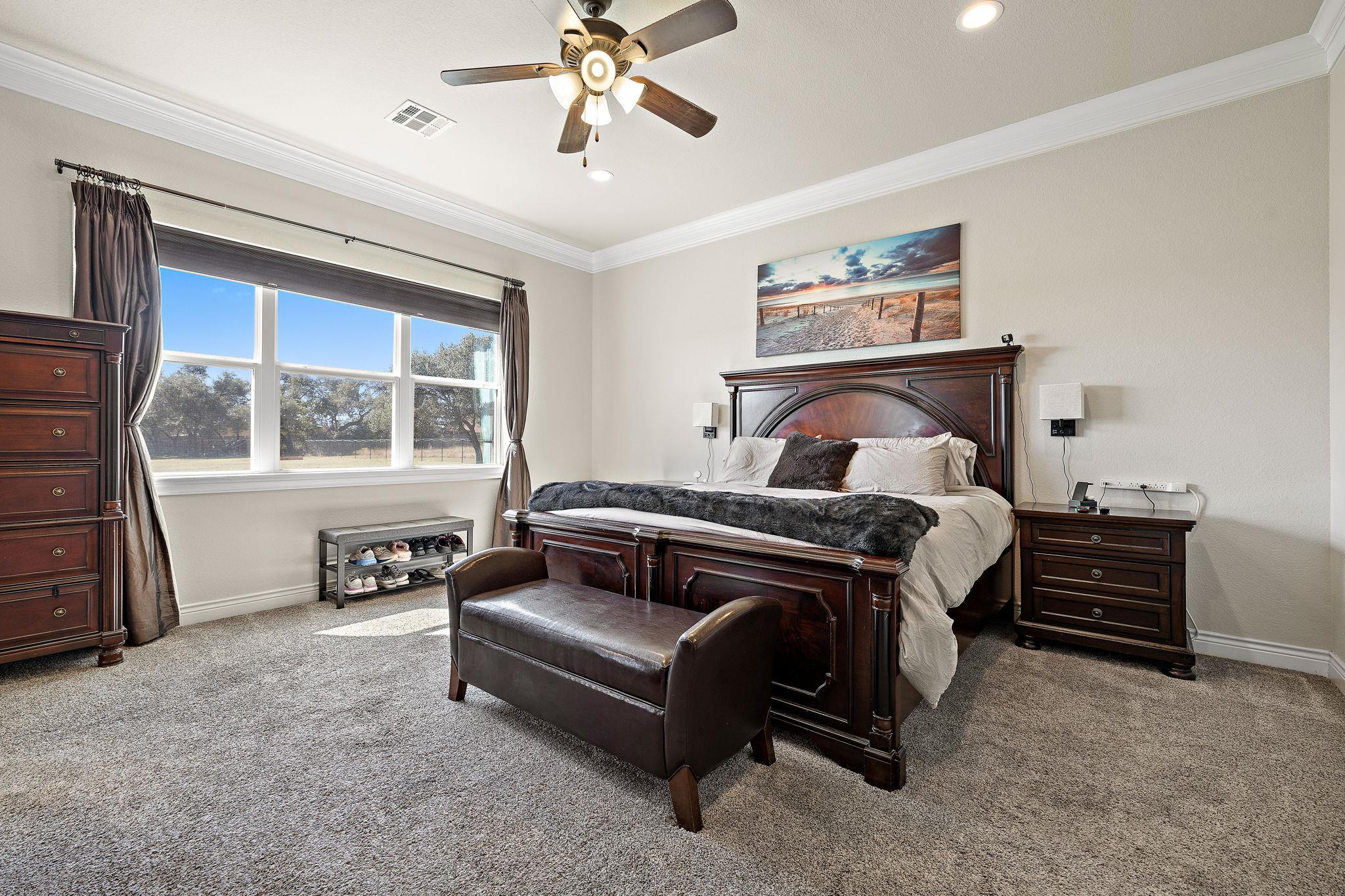 217 Oak Hill Dr, Liberty Hill, TX 78642