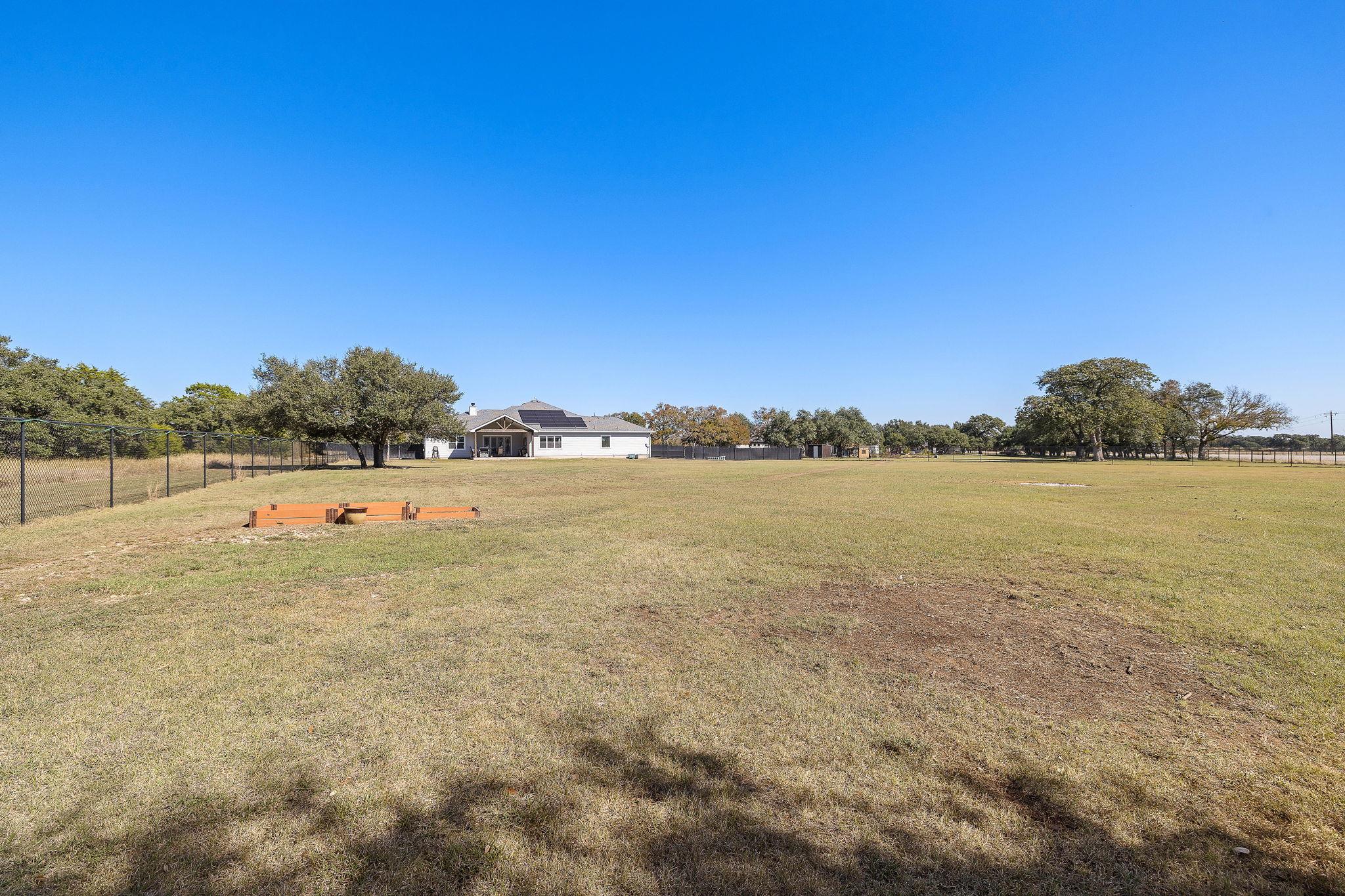 217 Oak Hill Dr, Liberty Hill, TX 78642