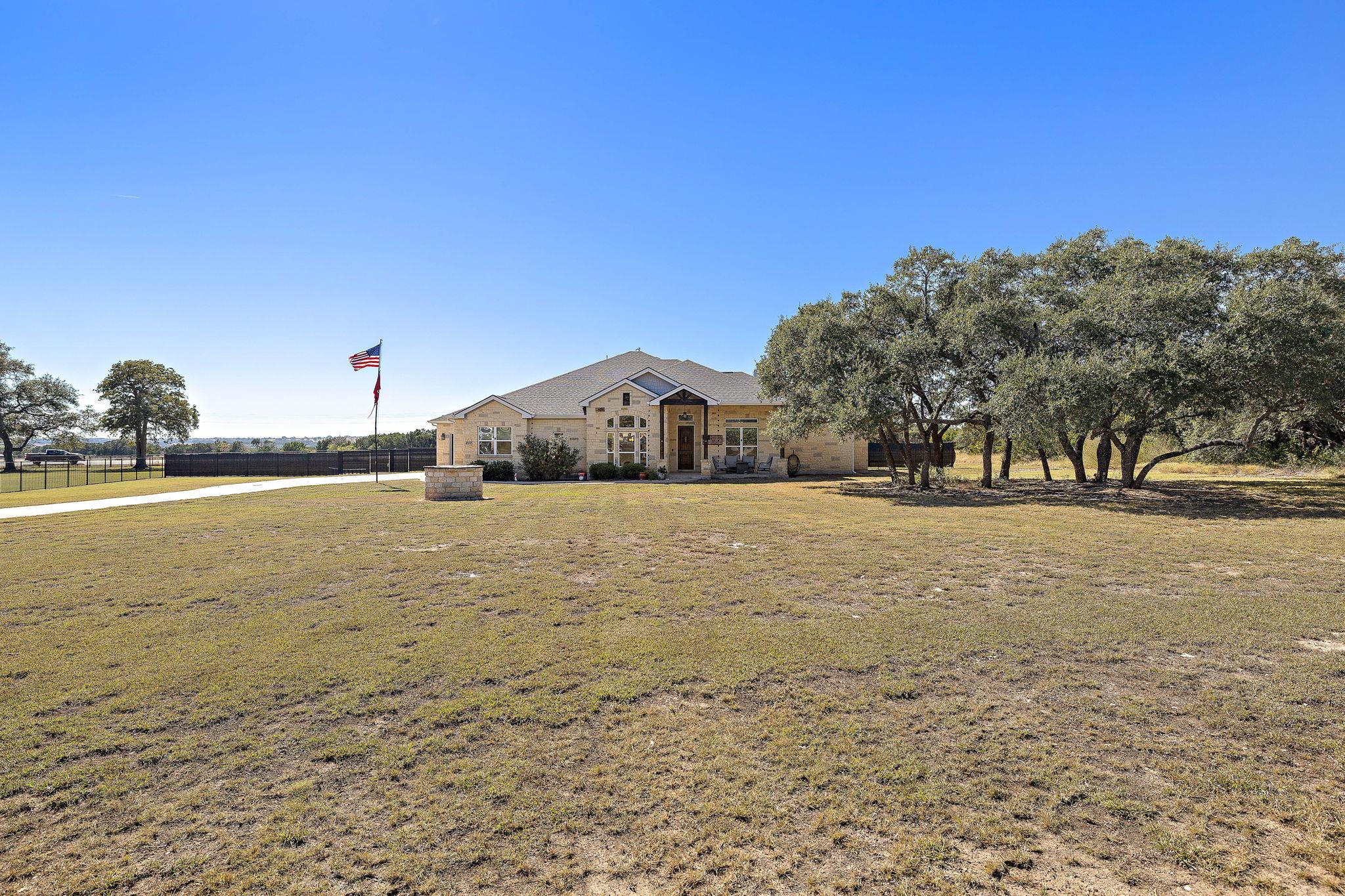 217 Oak Hill Dr, Liberty Hill, TX 78642