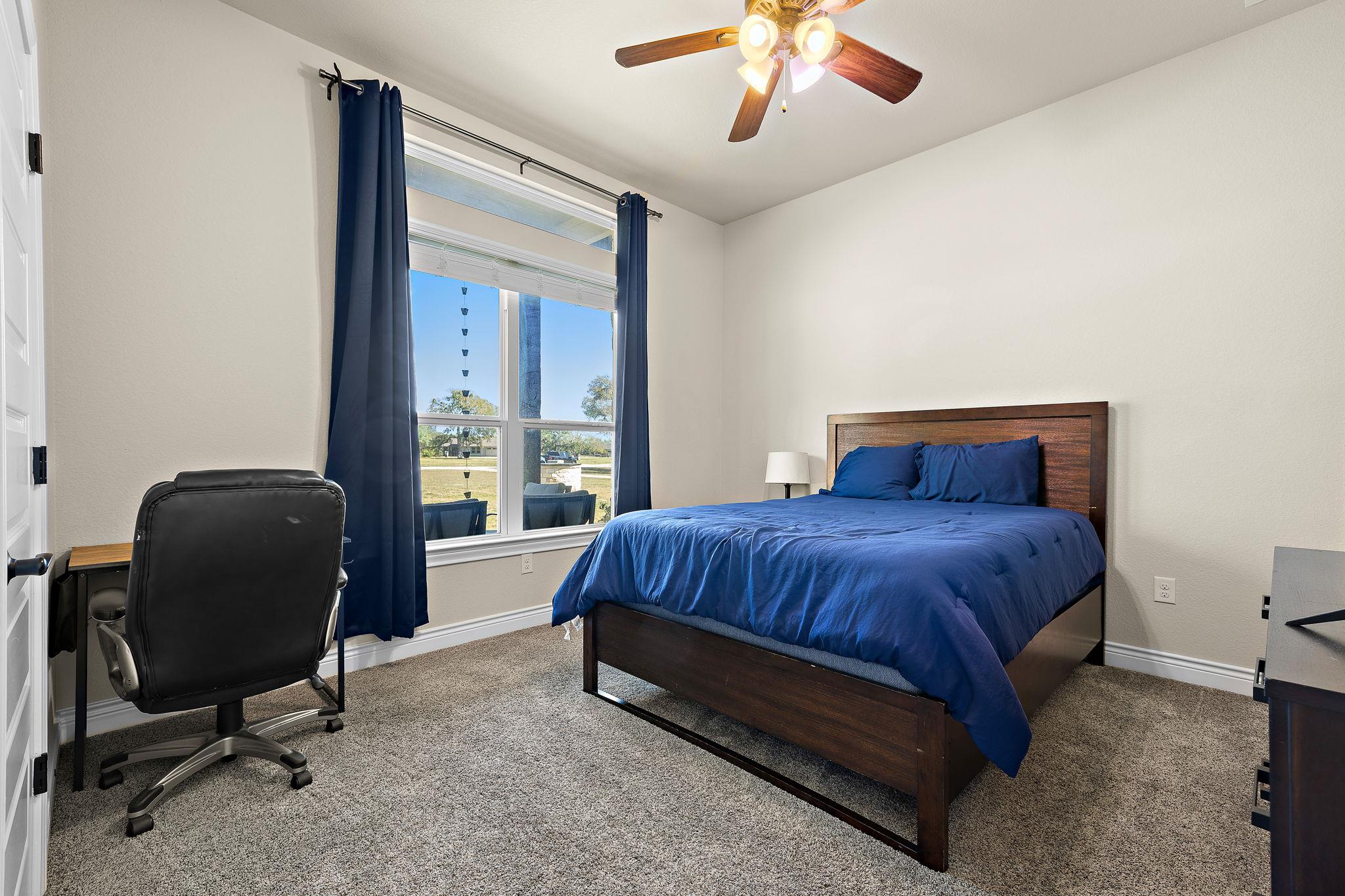 217 Oak Hill Dr, Liberty Hill, TX 78642