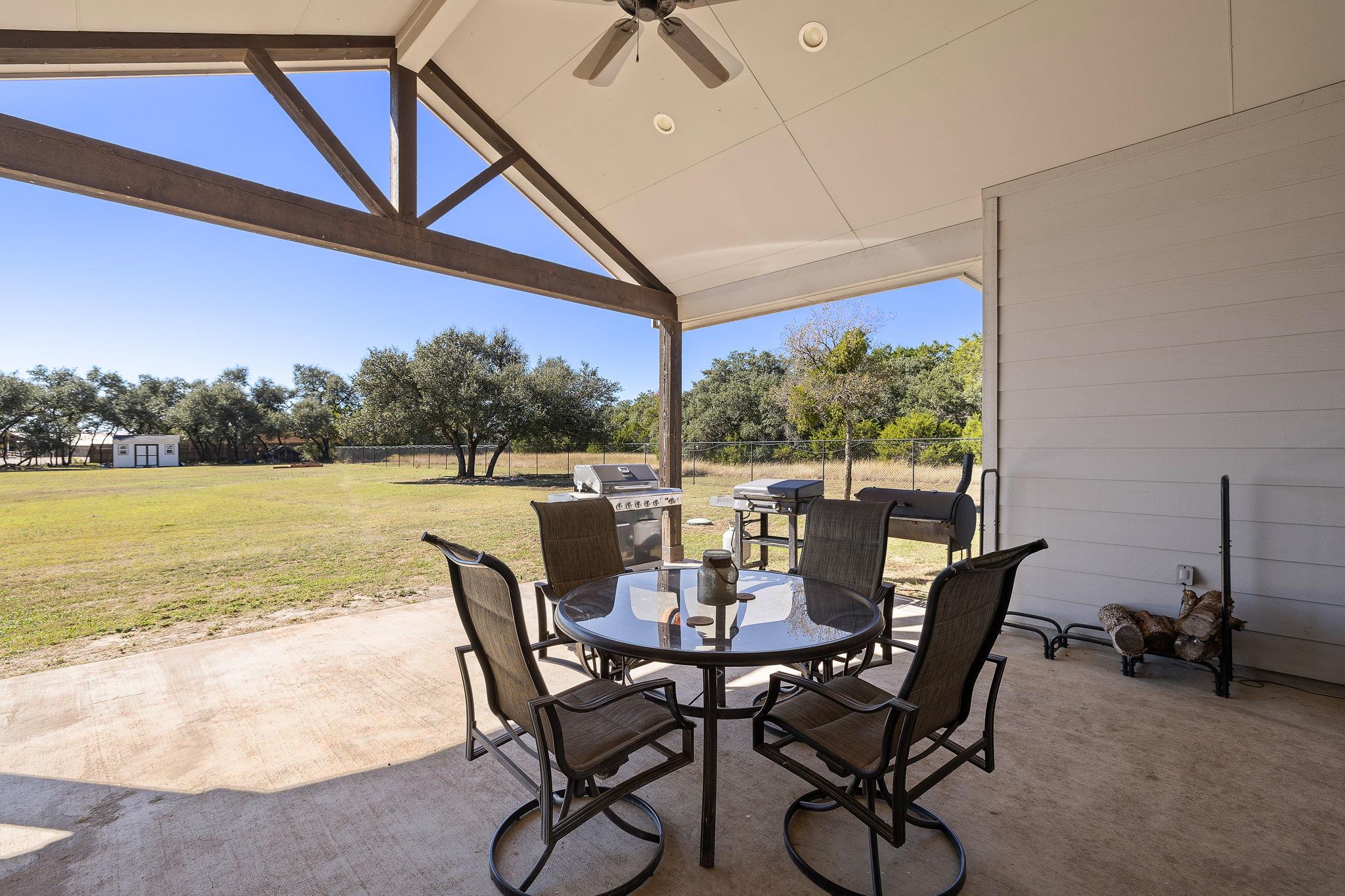 217 Oak Hill Dr, Liberty Hill, TX 78642