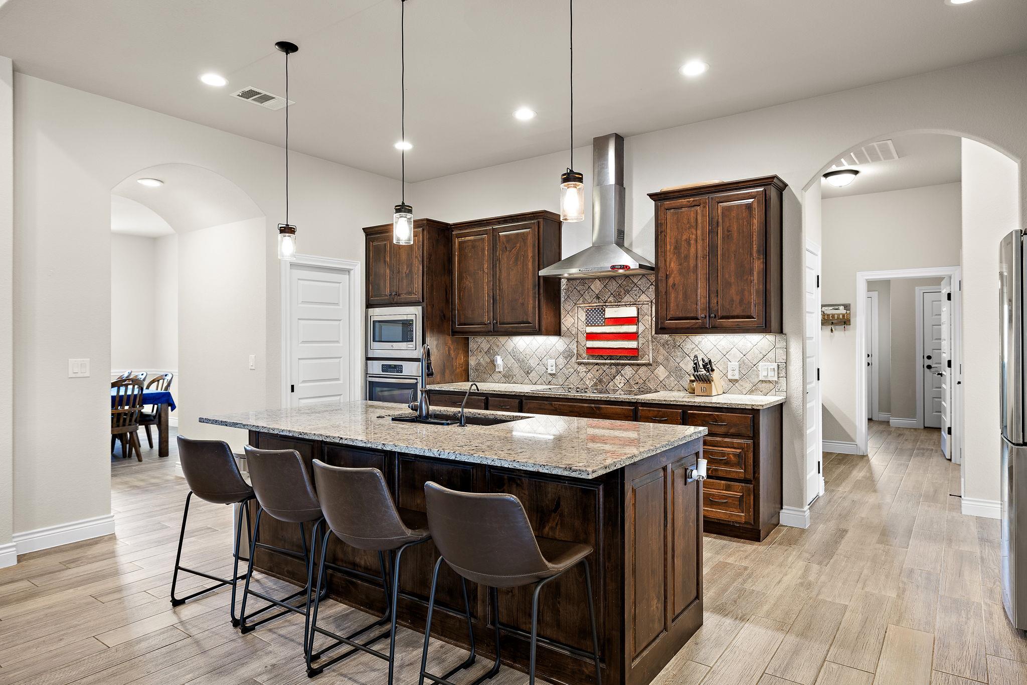 217 Oak Hill Dr, Liberty Hill, TX 78642