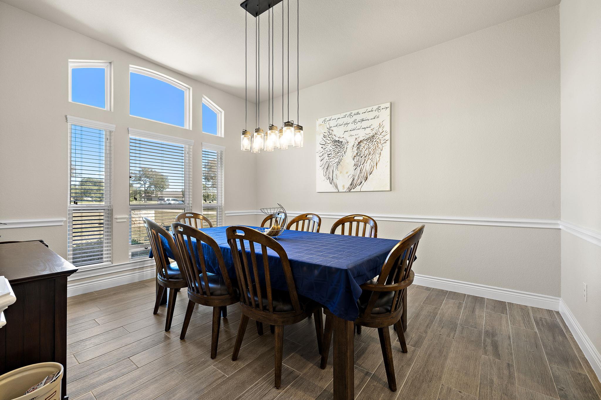 217 Oak Hill Dr, Liberty Hill, TX 78642