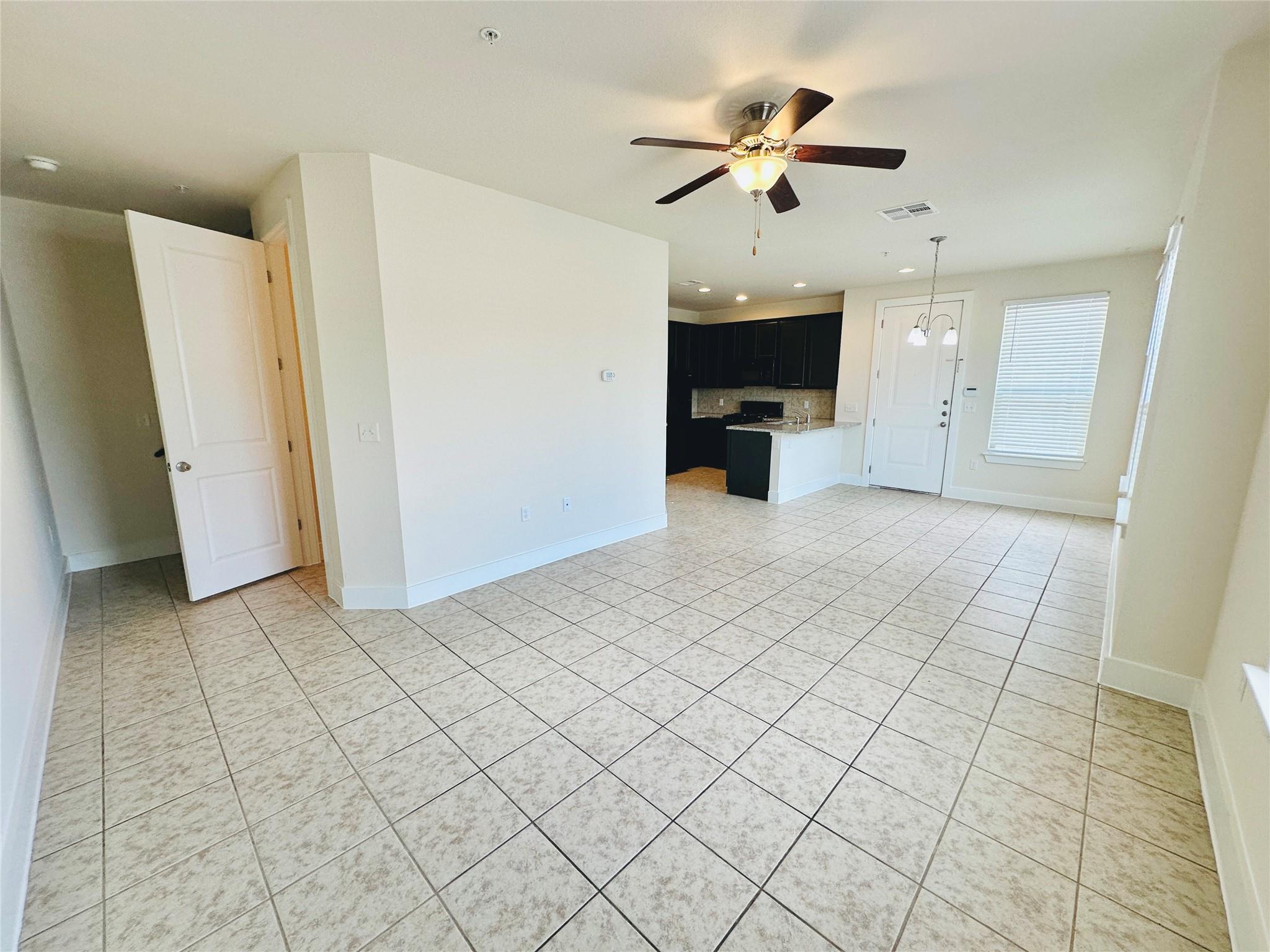 2216 Creekside Ln # D, Georgetown, TX 78626