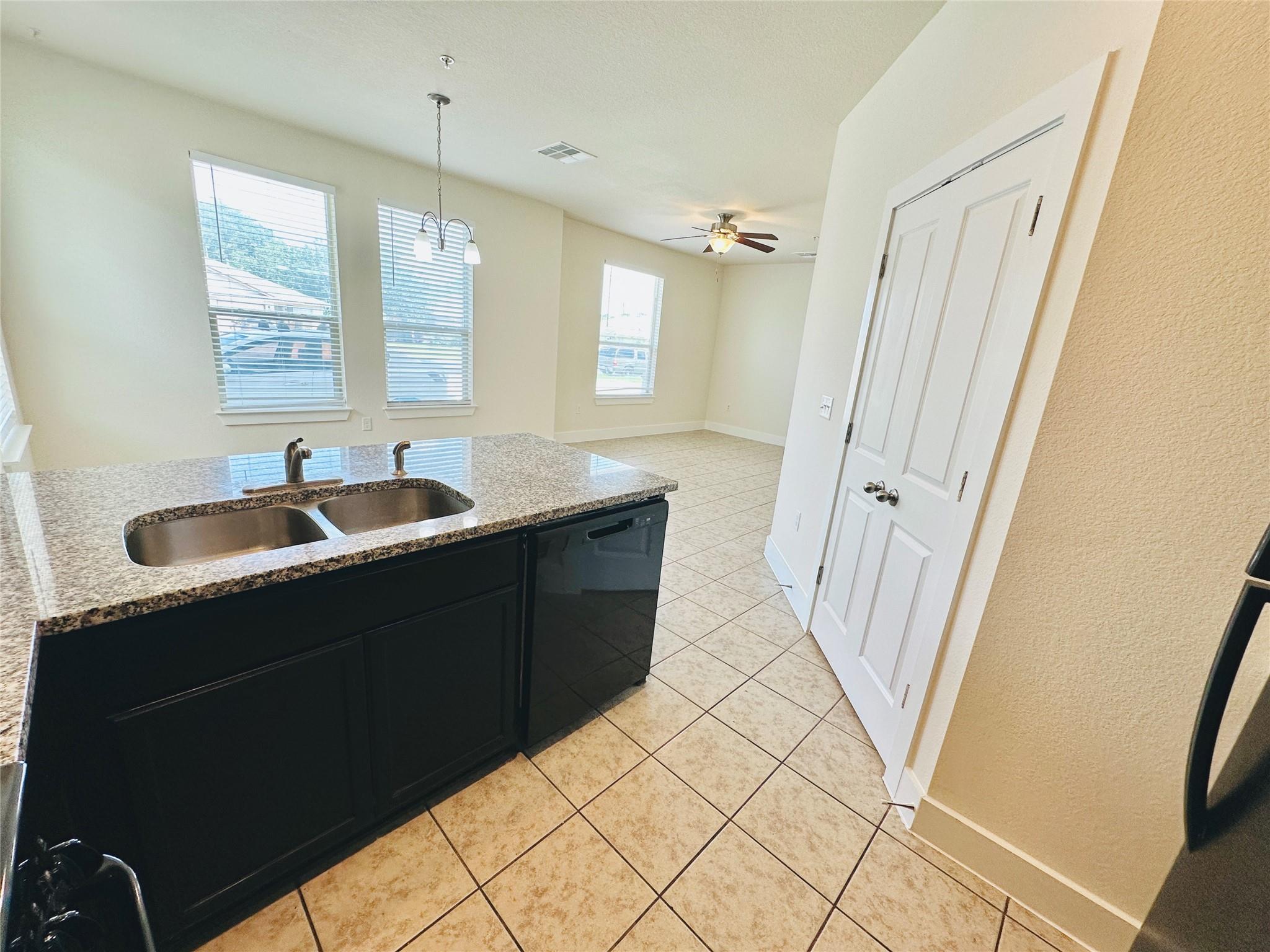 2216 Creekside Ln # D, Georgetown, TX 78626