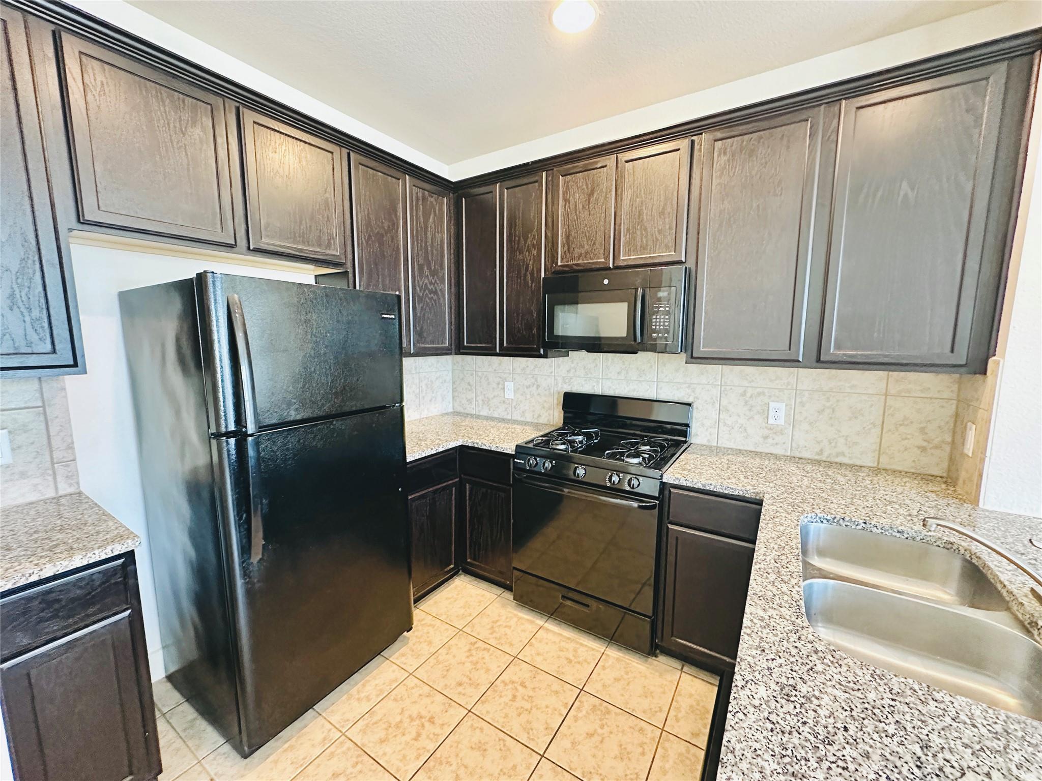 2216 Creekside Ln # D, Georgetown, TX 78626