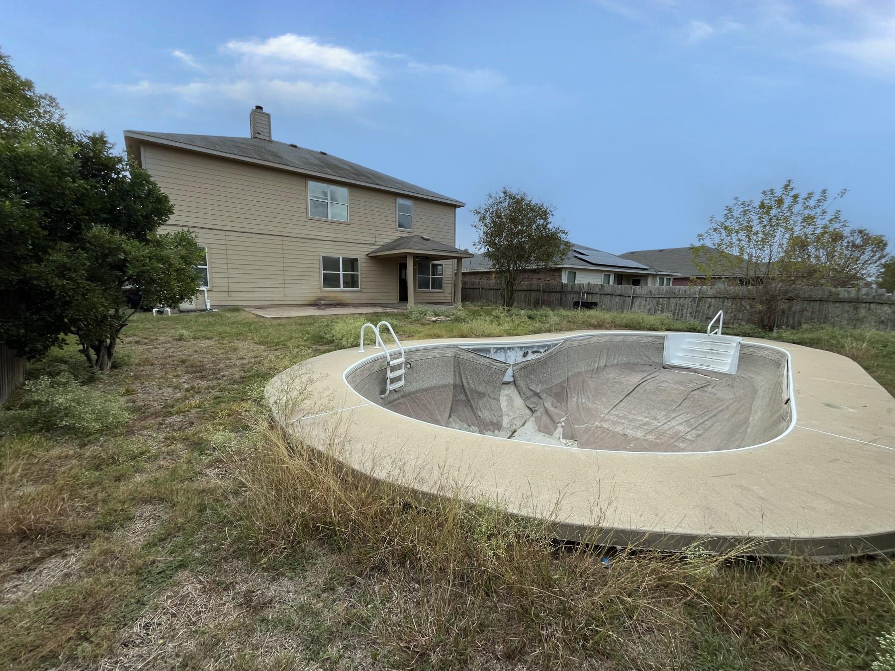 231 Kerley Dr, Hutto, TX 78634