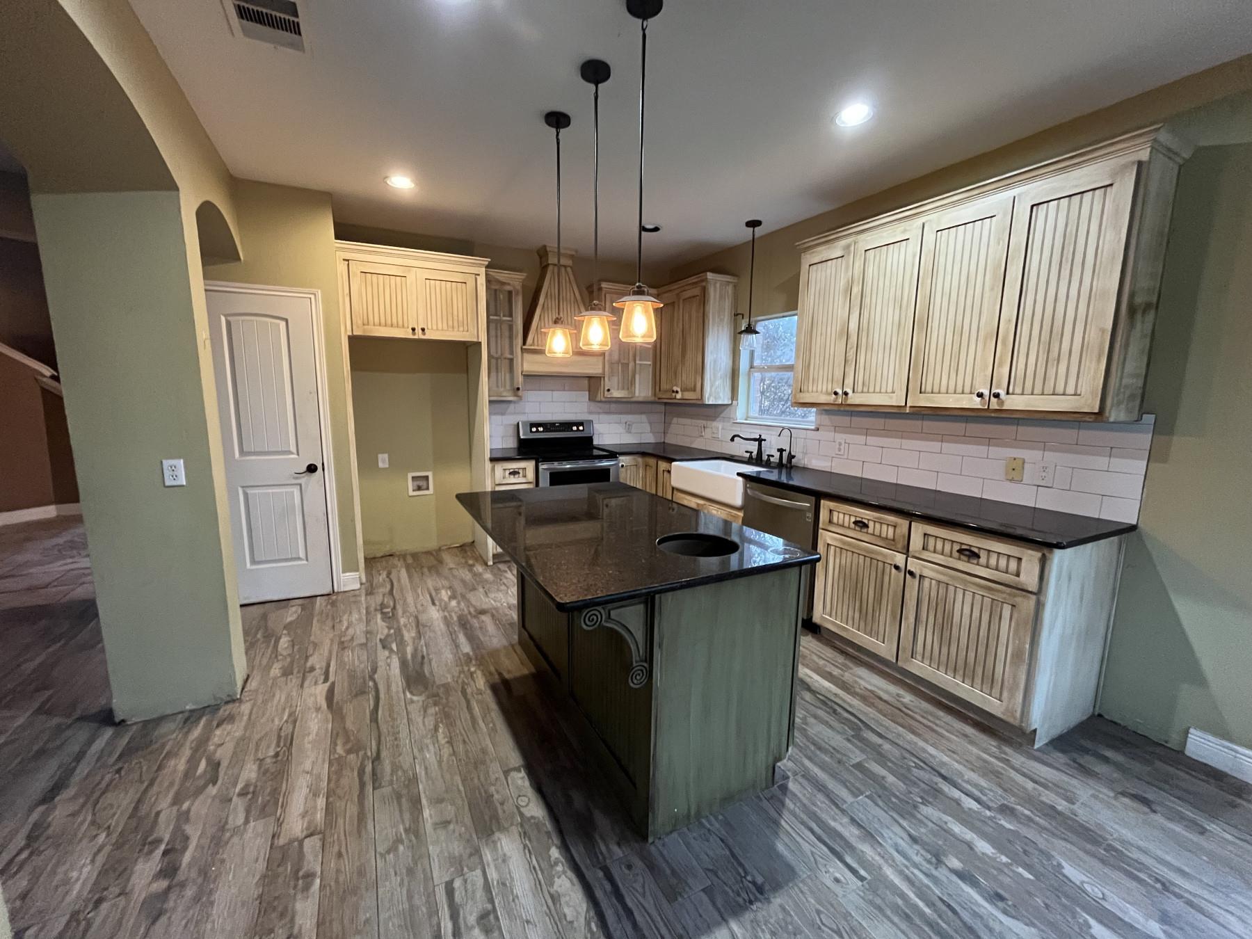 231 Kerley Dr, Hutto, TX 78634