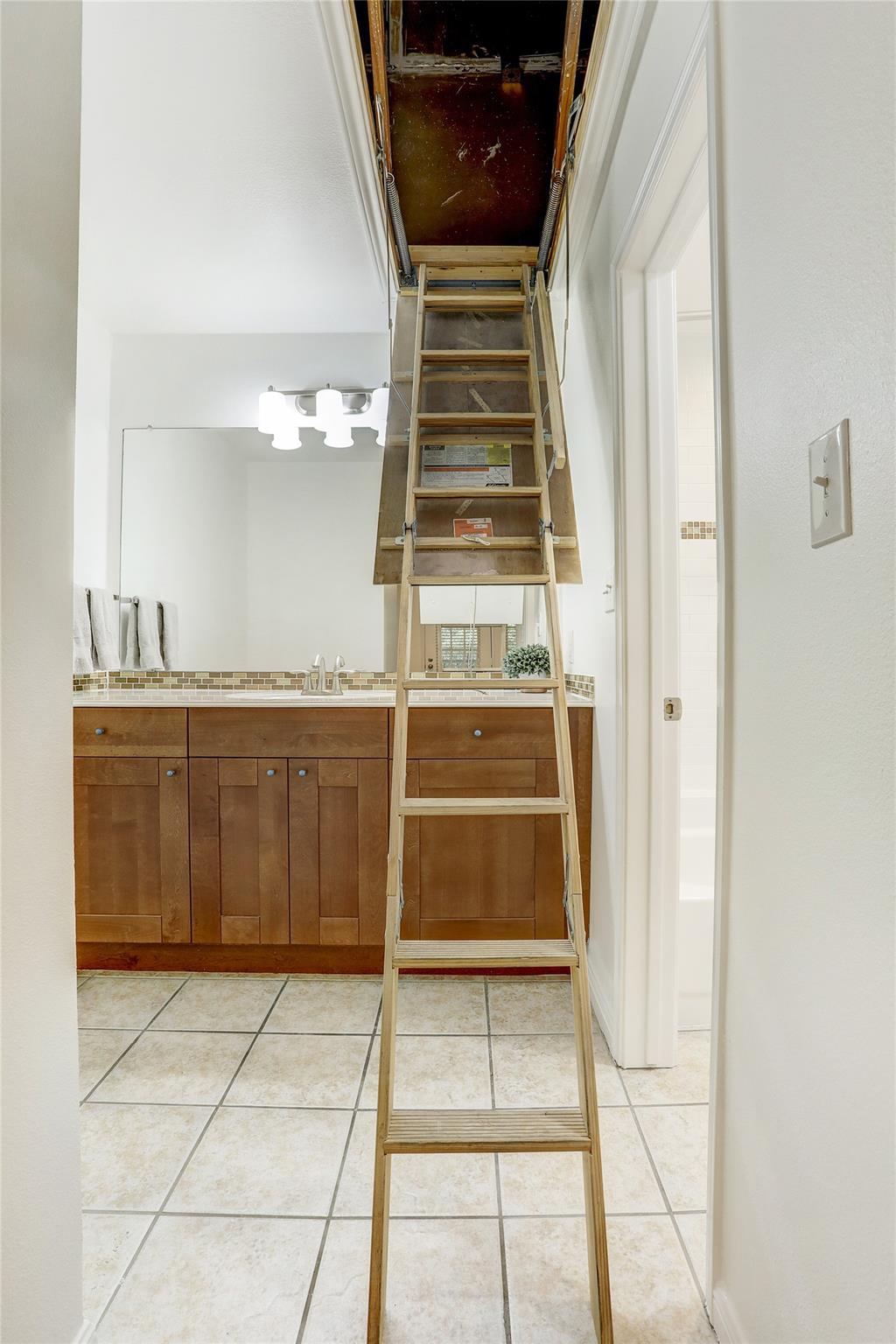 7685 Northcross Dr # 426, Austin, TX 78757