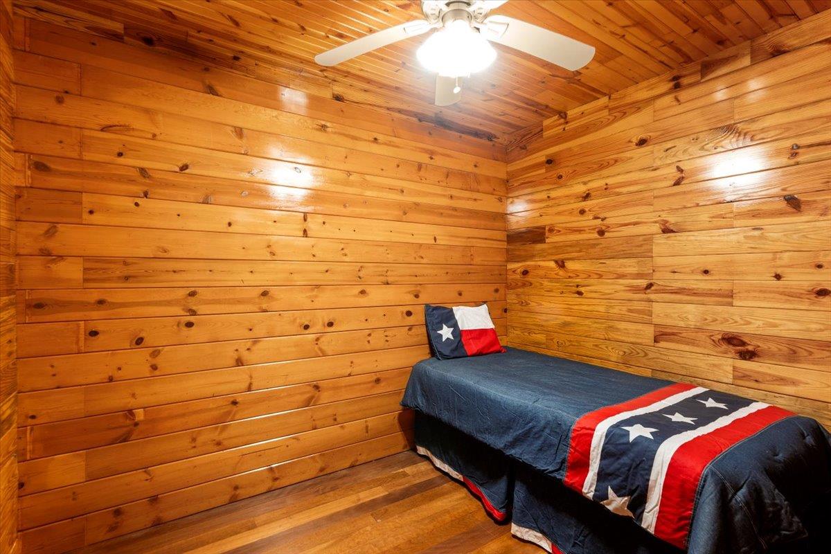 4339 Pettytown Rd, Dale, TX 78616