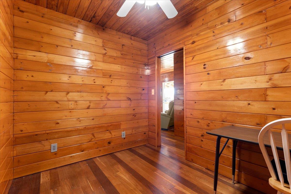 4339 Pettytown Rd, Dale, TX 78616