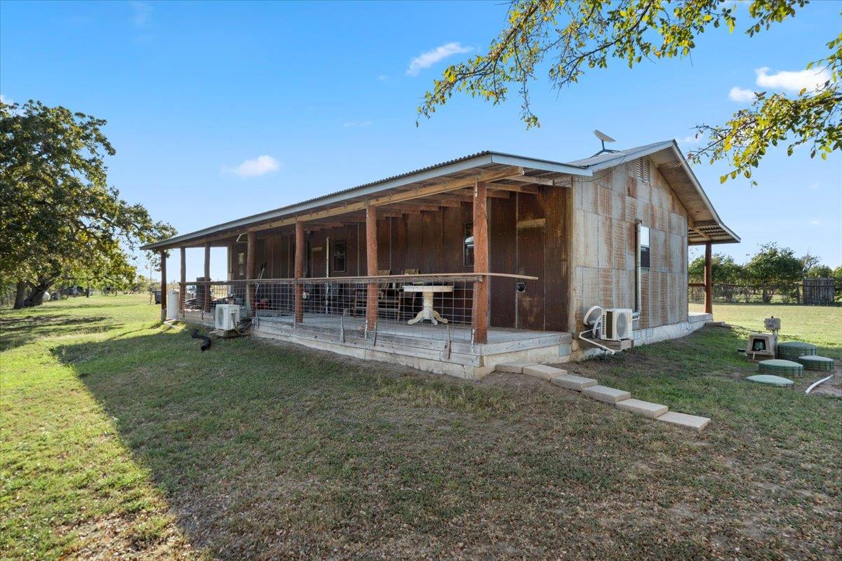 4339 Pettytown Rd, Dale, TX 78616