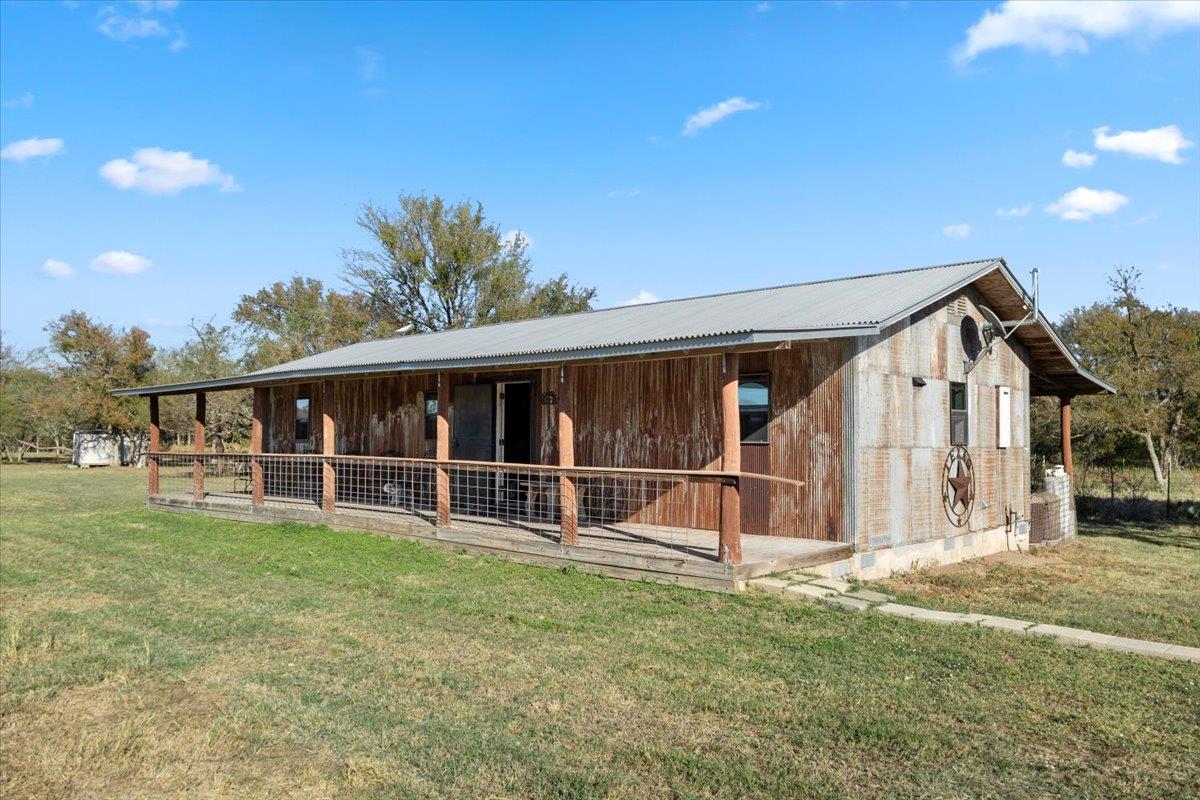 4339 Pettytown Rd, Dale, TX 78616