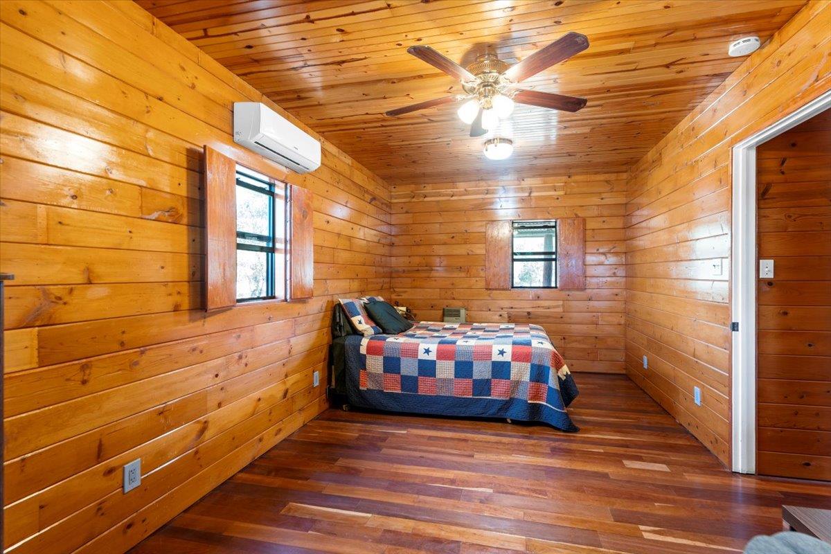 4339 Pettytown Rd, Dale, TX 78616