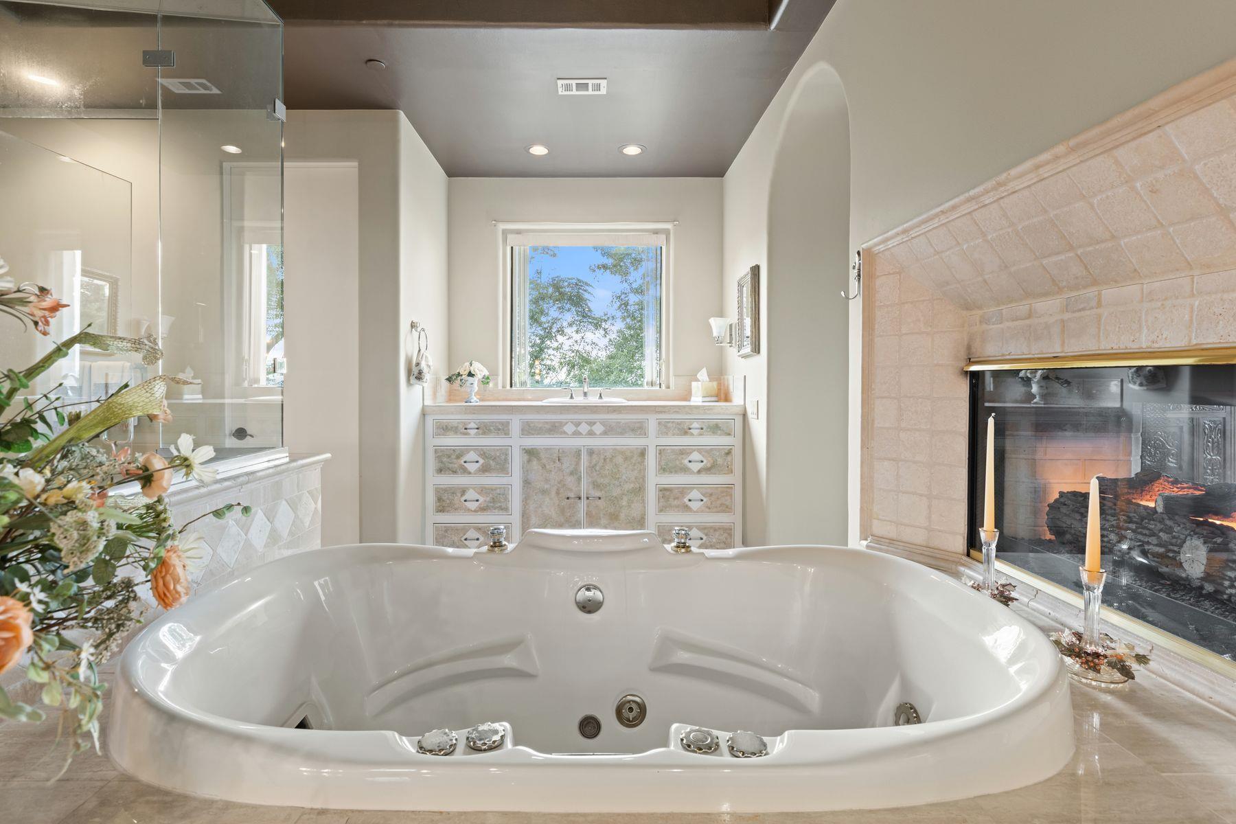 12600 Lyndon Dr, Austin, TX 78732