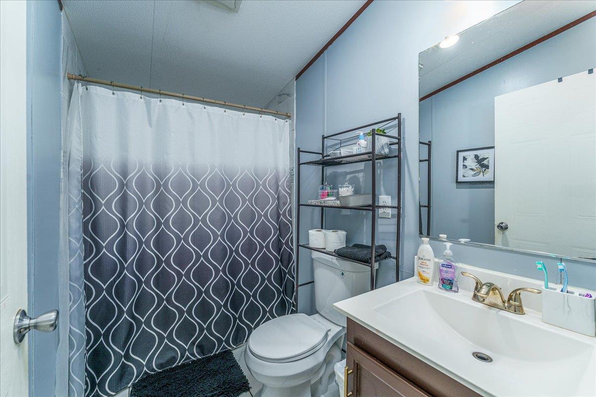 144 Rocky Ln, Bastrop, TX 78602