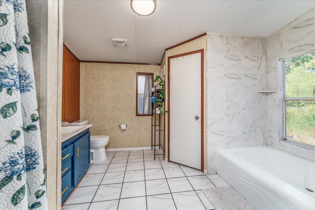 144 Rocky Ln, Bastrop, TX 78602