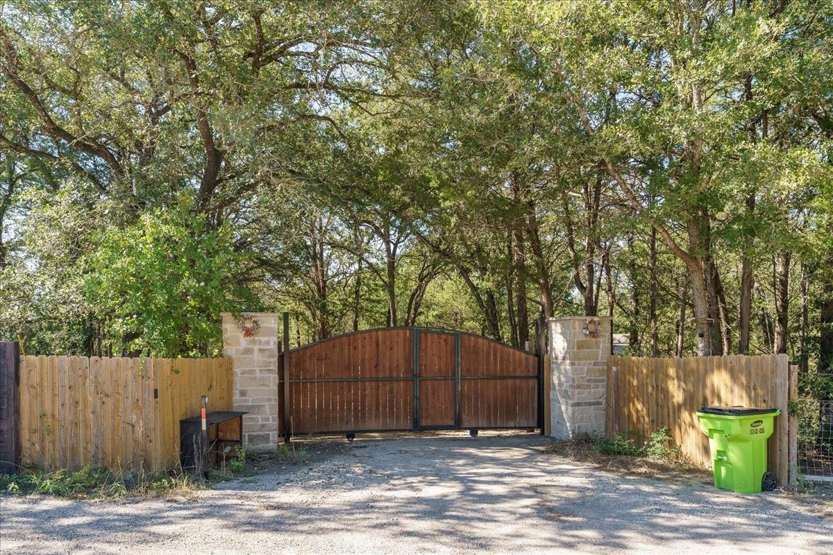 144 Rocky Ln, Bastrop, TX 78602