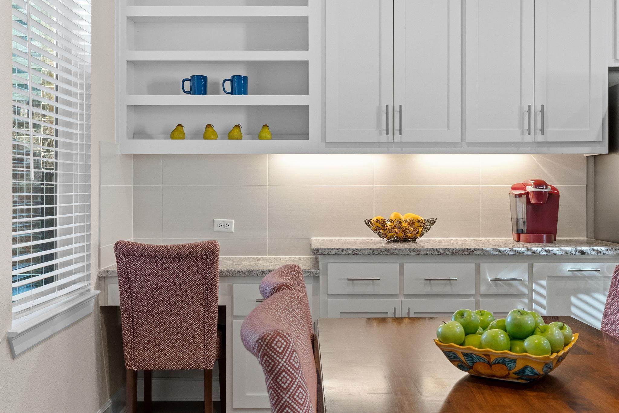 131 Autumn Wood Ln, Austin, TX 78737