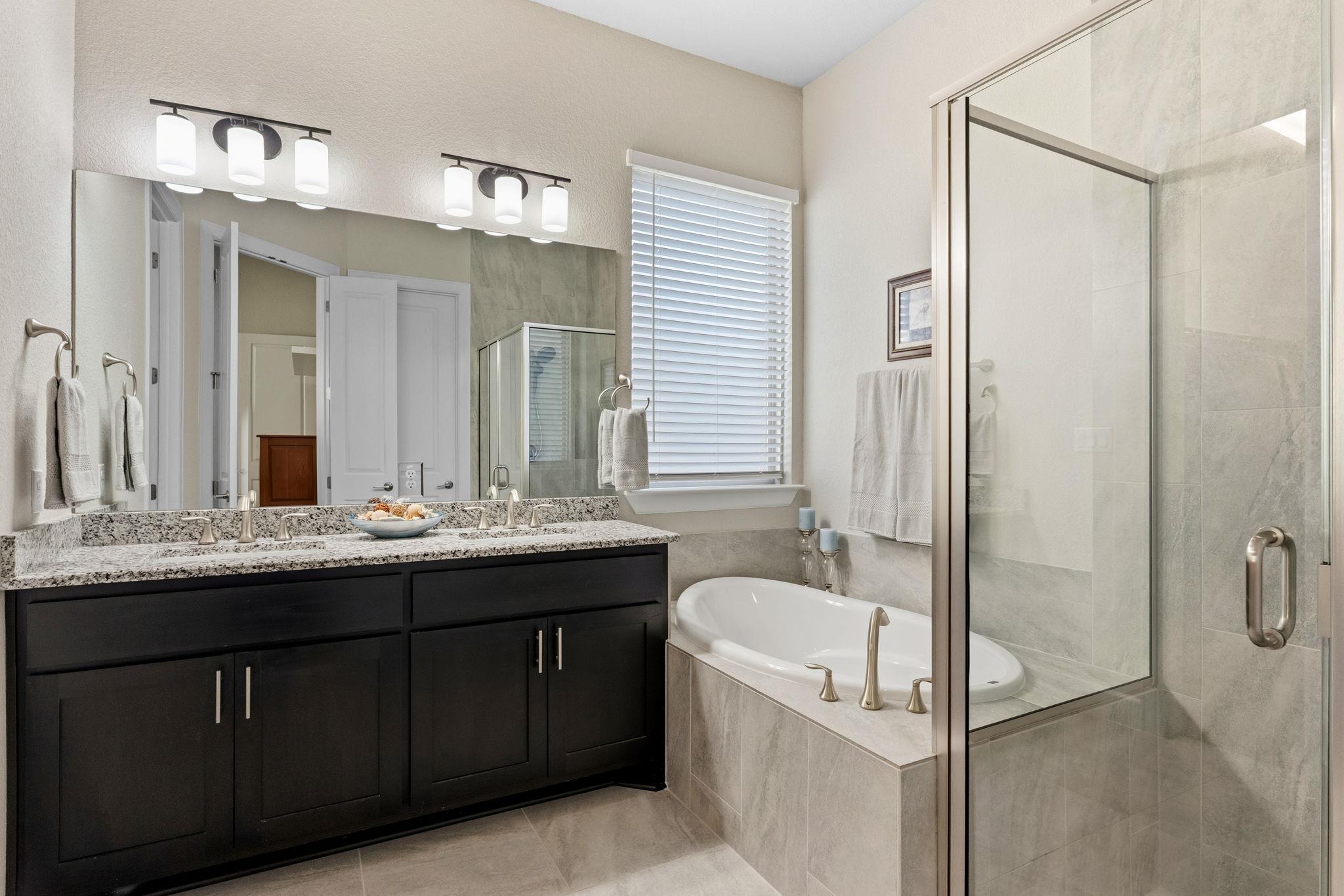 131 Autumn Wood Ln, Austin, TX 78737