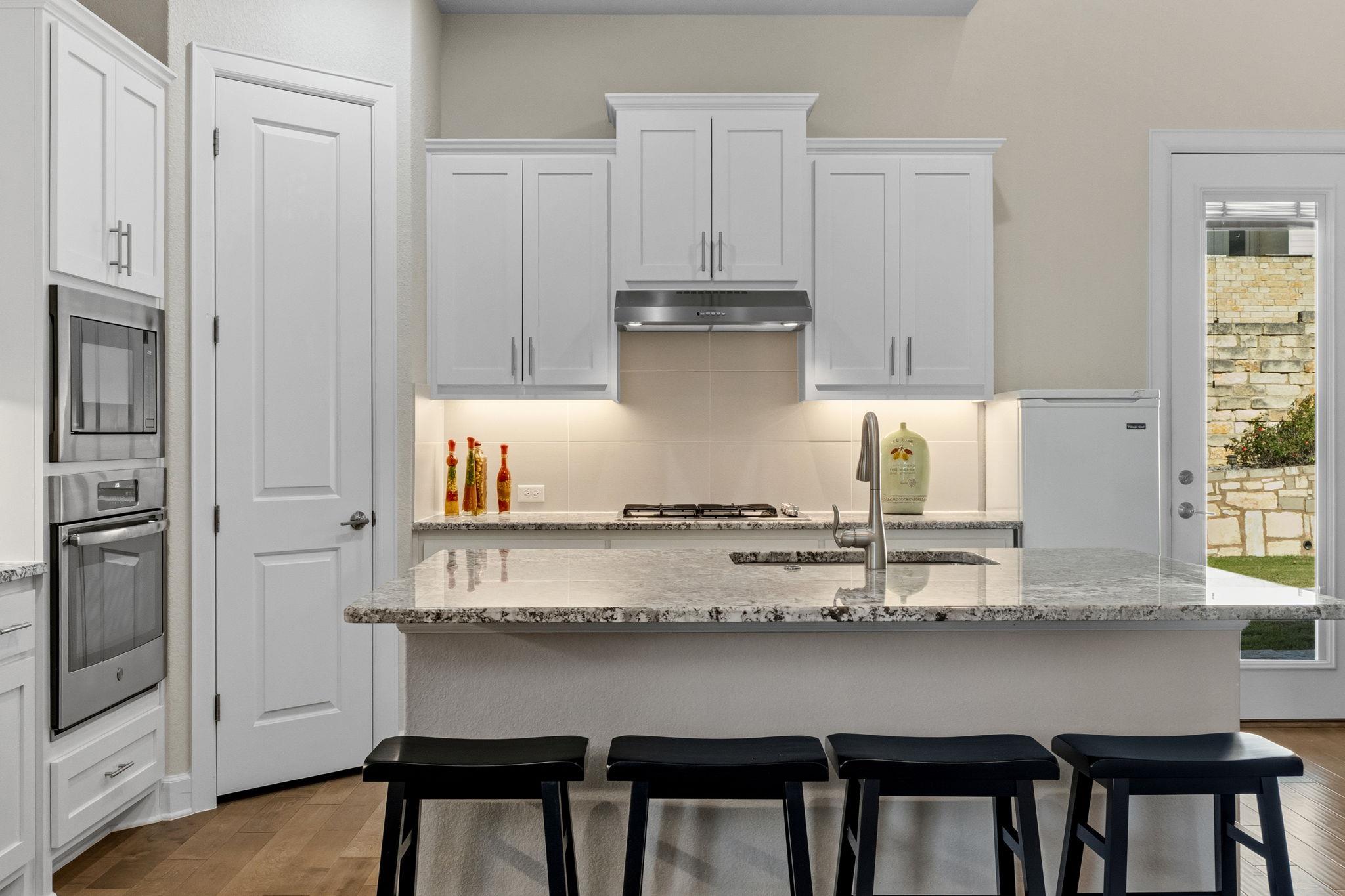 131 Autumn Wood Ln, Austin, TX 78737