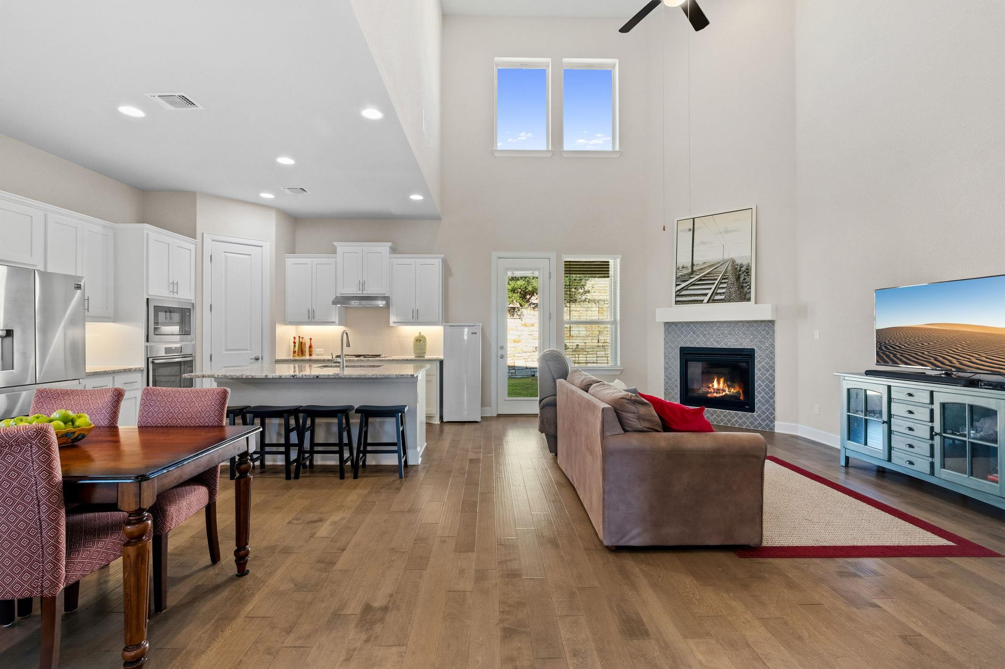 131 Autumn Wood Ln, Austin, TX 78737