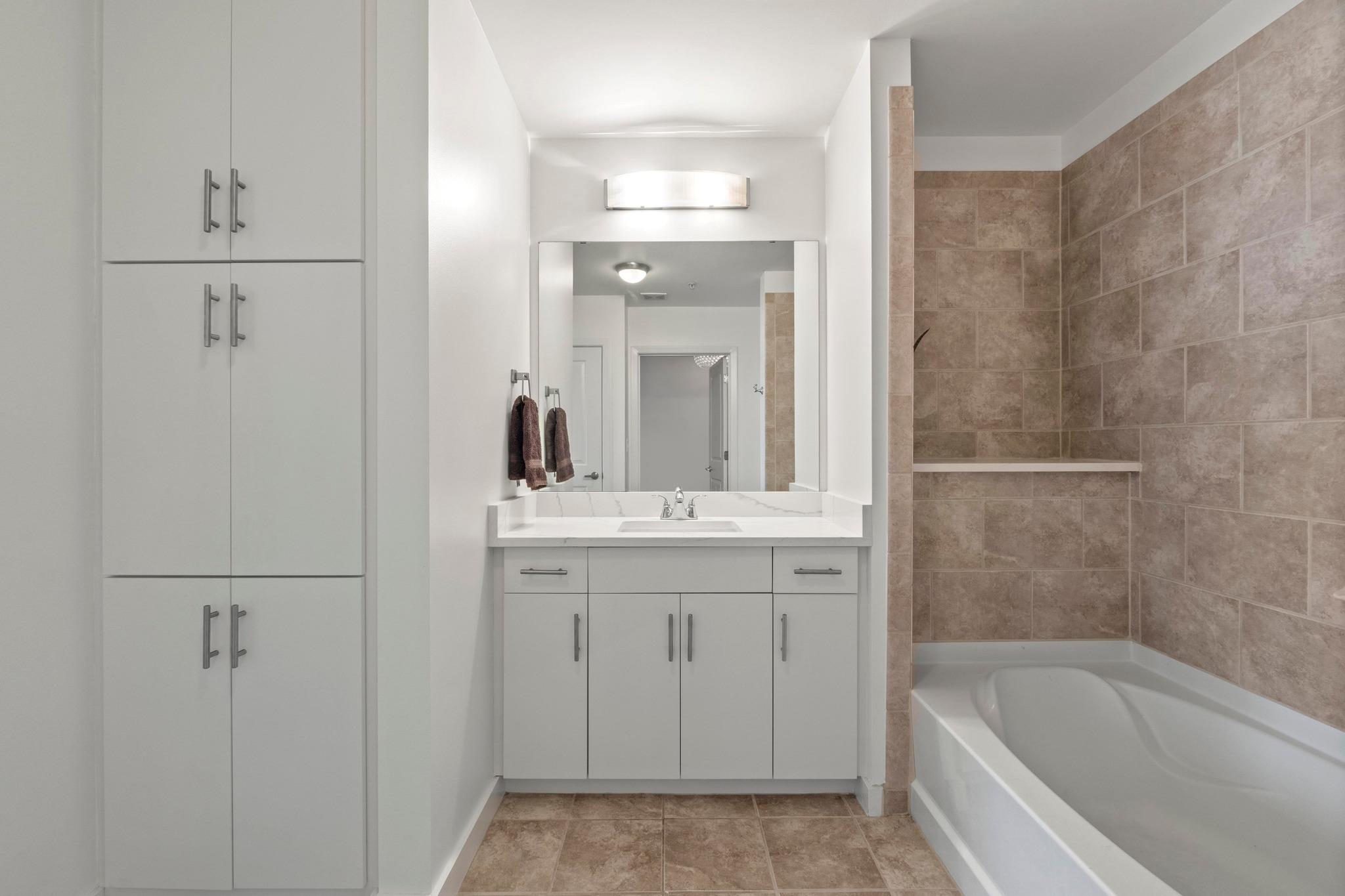 360 Nueces St # 2907, Austin, TX 78701