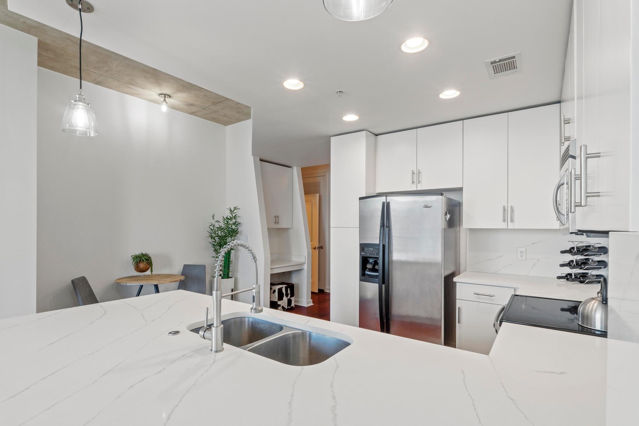 360 Nueces St # 2907, Austin, TX 78701