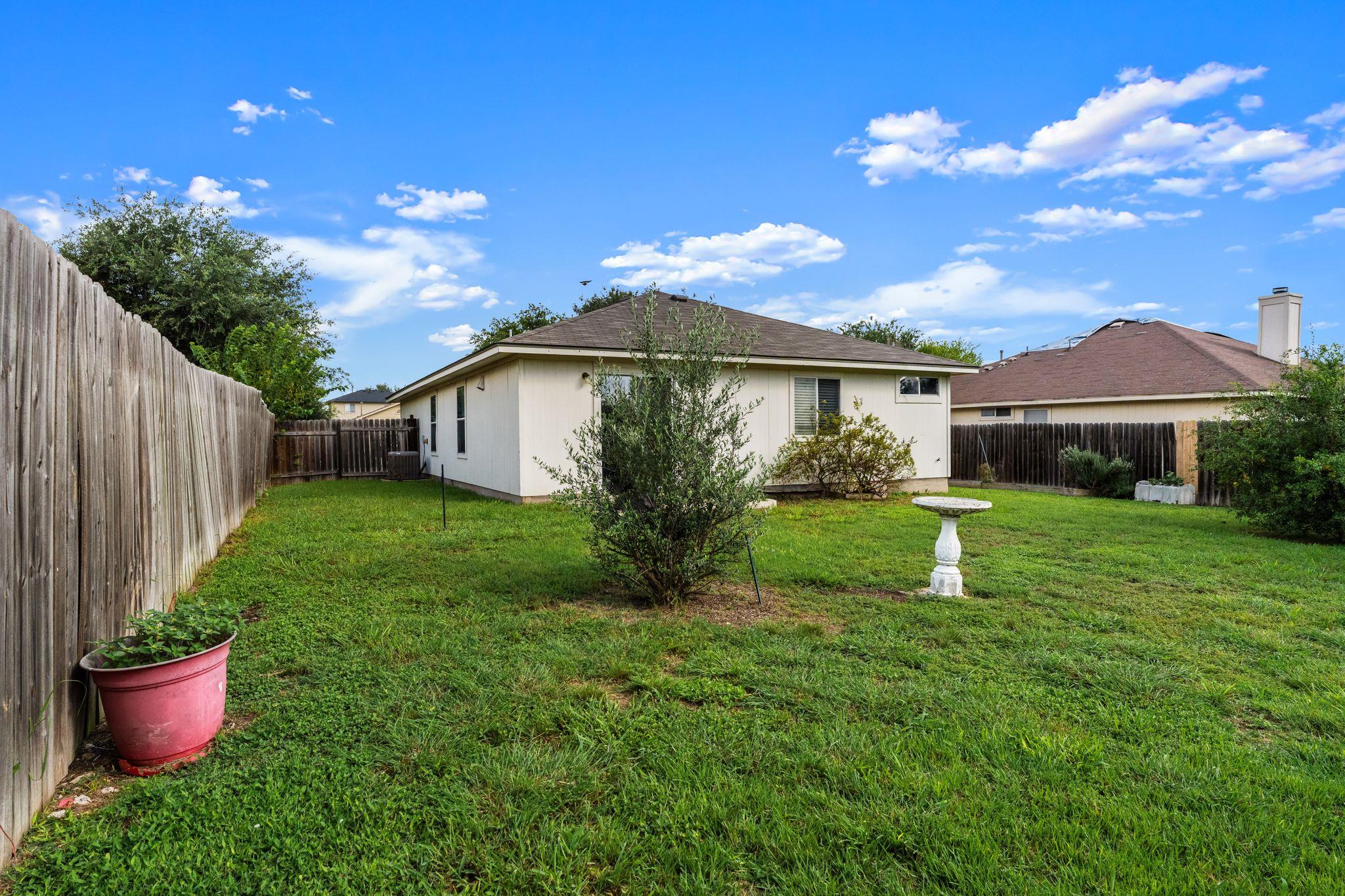 184 Atlantis, Kyle, TX 78640