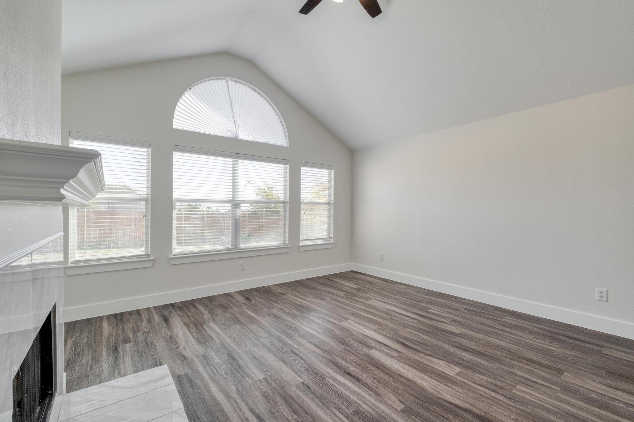 277 Paddington Dr, Kyle, TX 78640