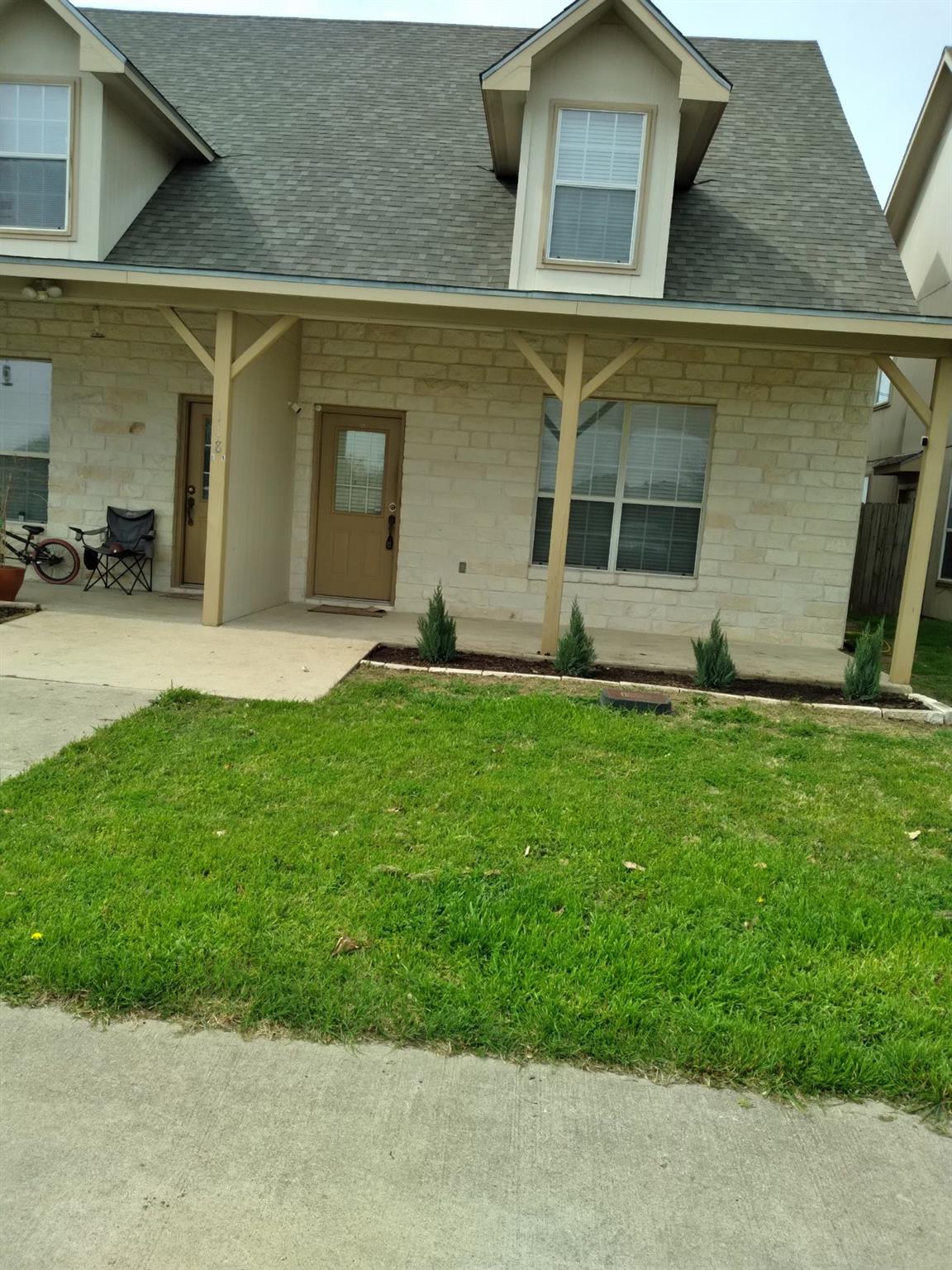 118 Sandstone Dr # A, Jarrell, TX 76537