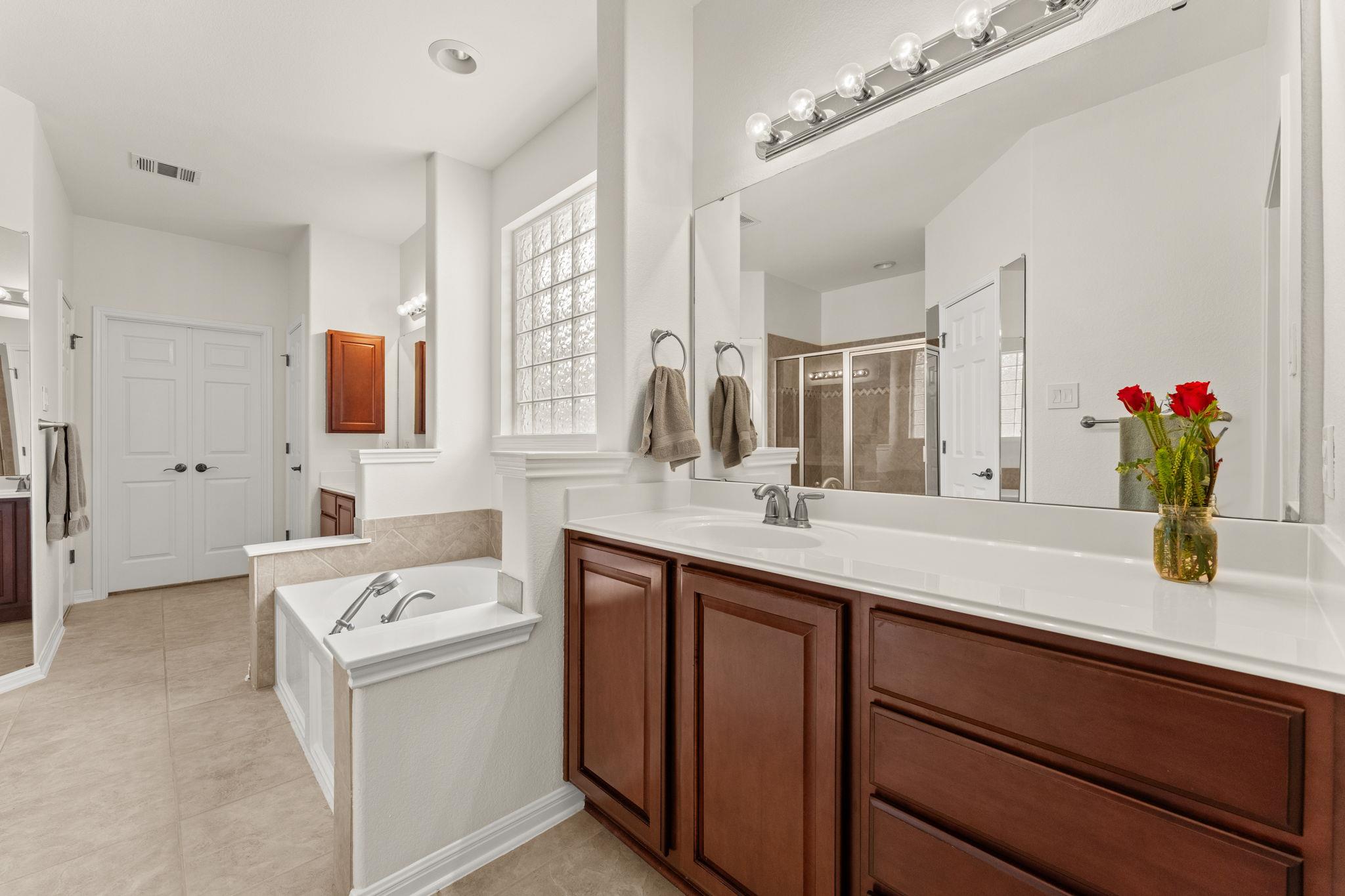 2600 Lost Mine Trl, Leander, TX 78641