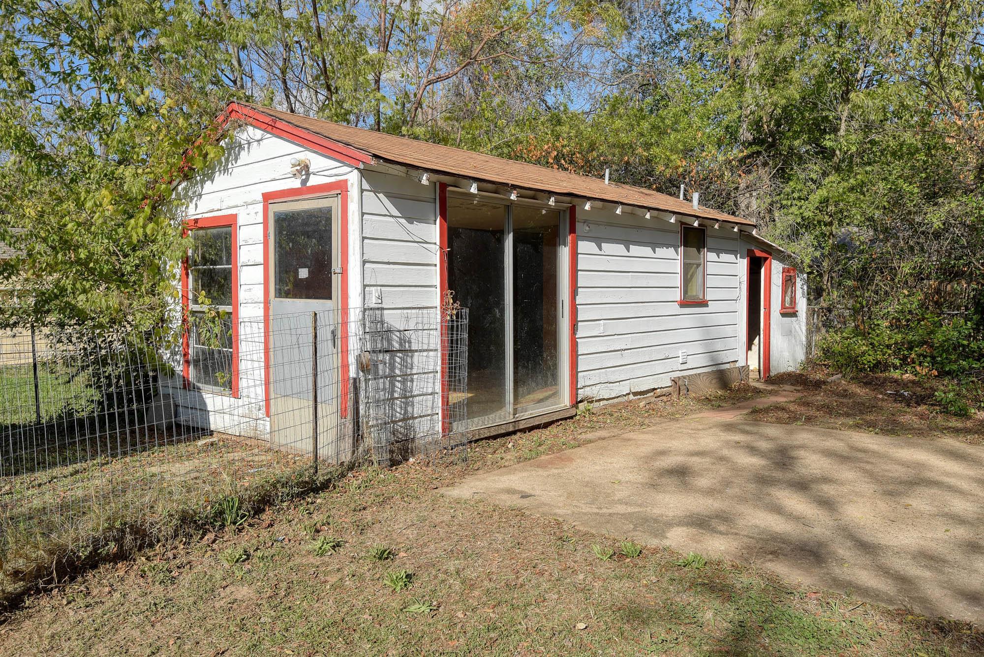 304 Cedar St, Bastrop, TX 78602