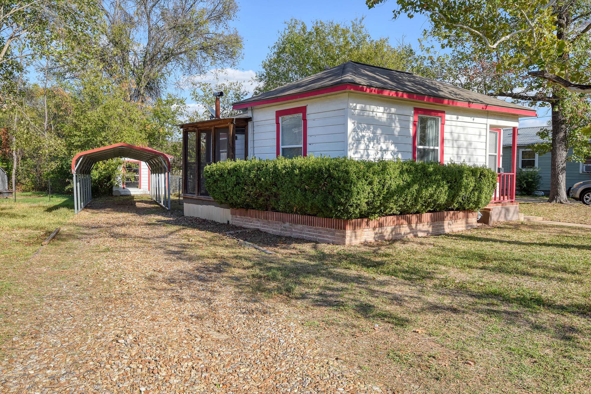 304 Cedar St, Bastrop, TX 78602