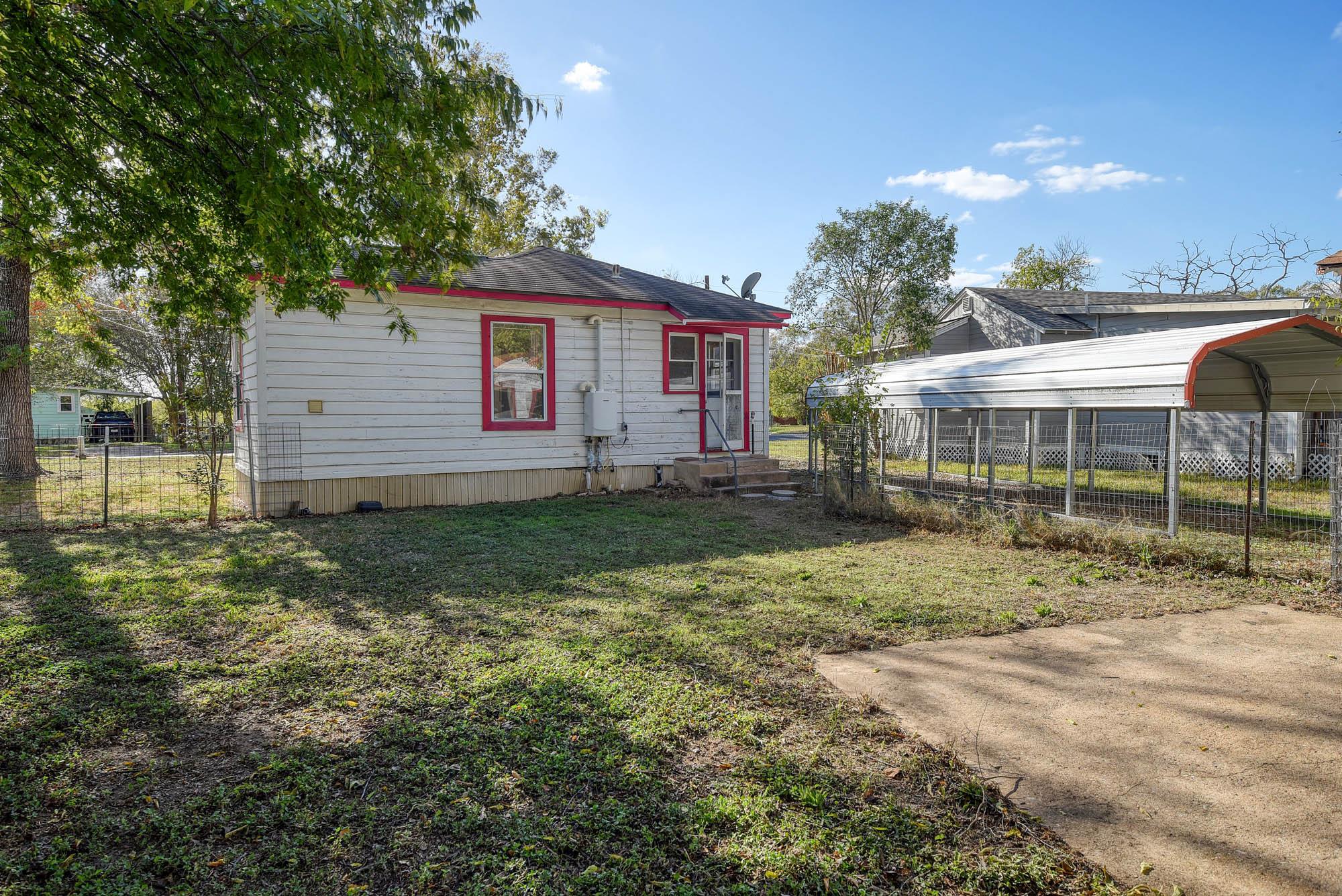 304 Cedar St, Bastrop, TX 78602