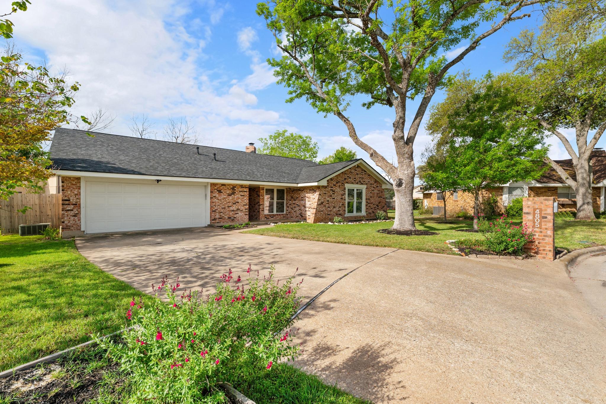 4805 Midoak Cir, Austin, TX 78749