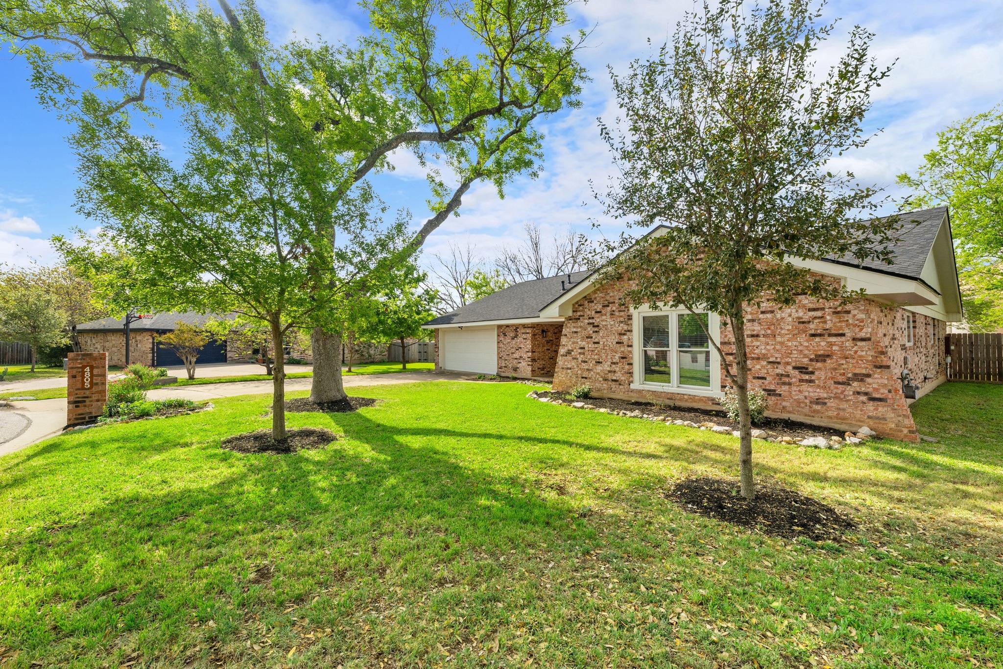 4805 Midoak Cir, Austin, TX 78749