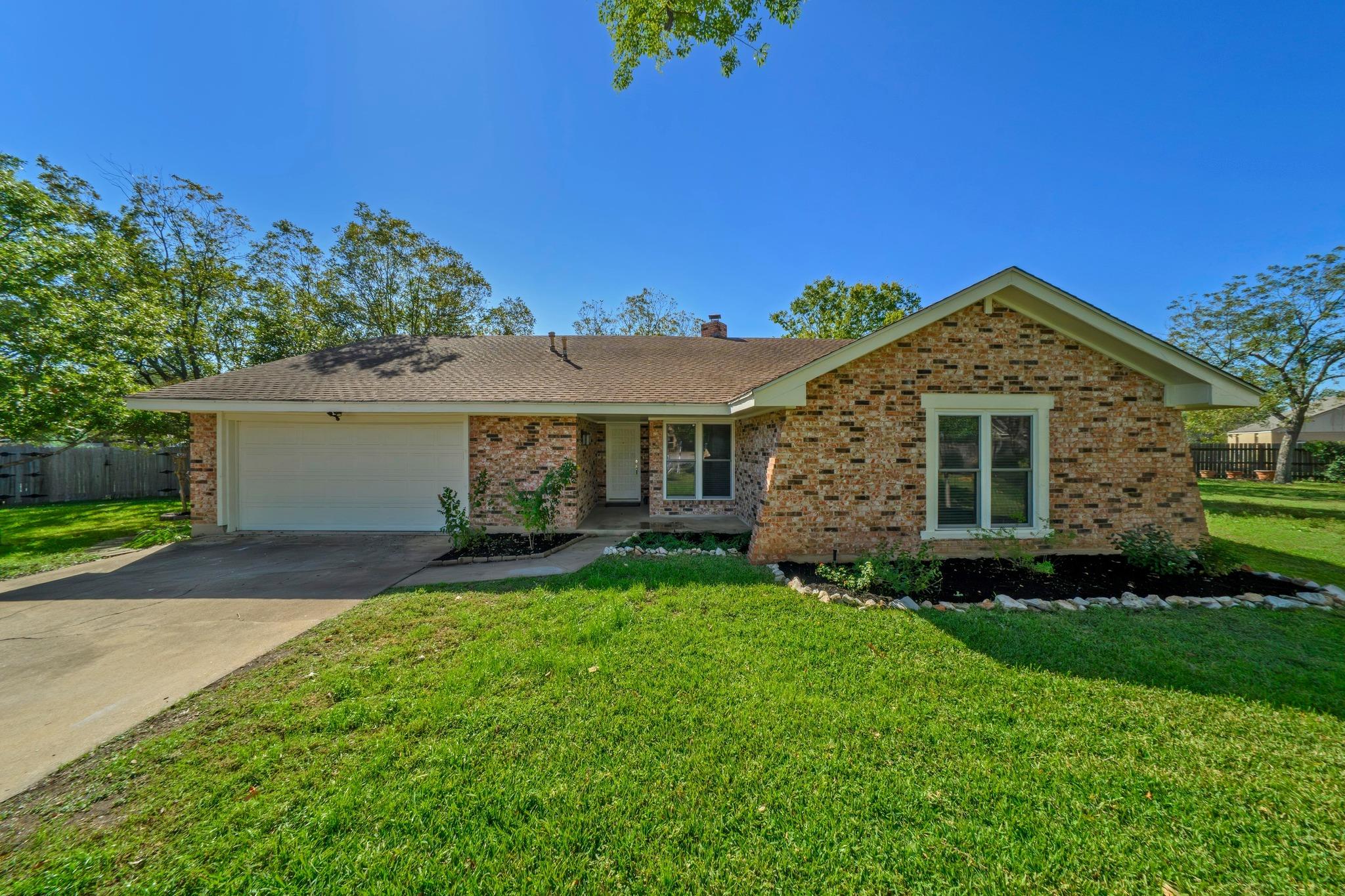 4805 Midoak Cir, Austin, TX 78749