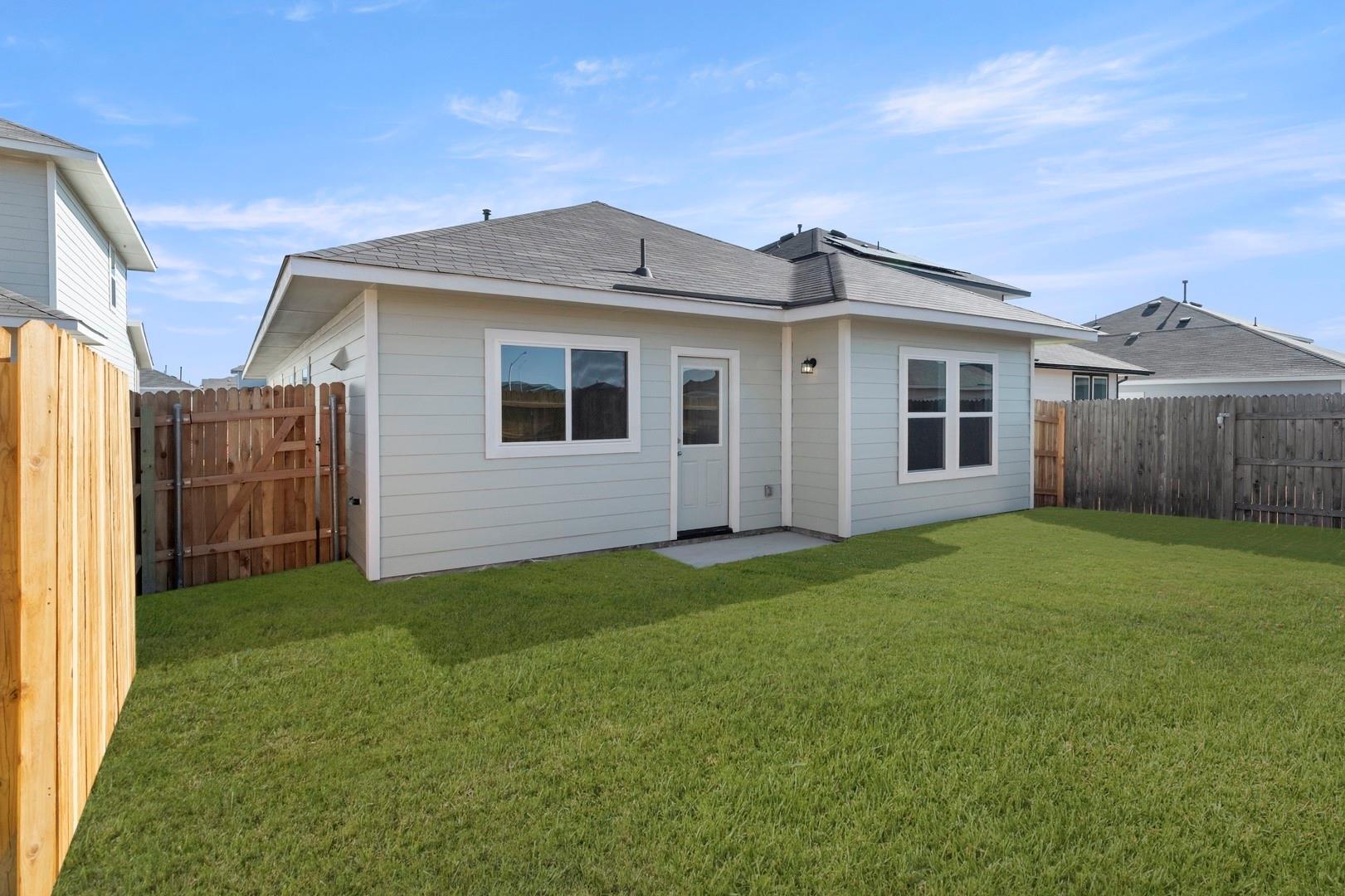 318 Jade St, Maxwell, TX 78656