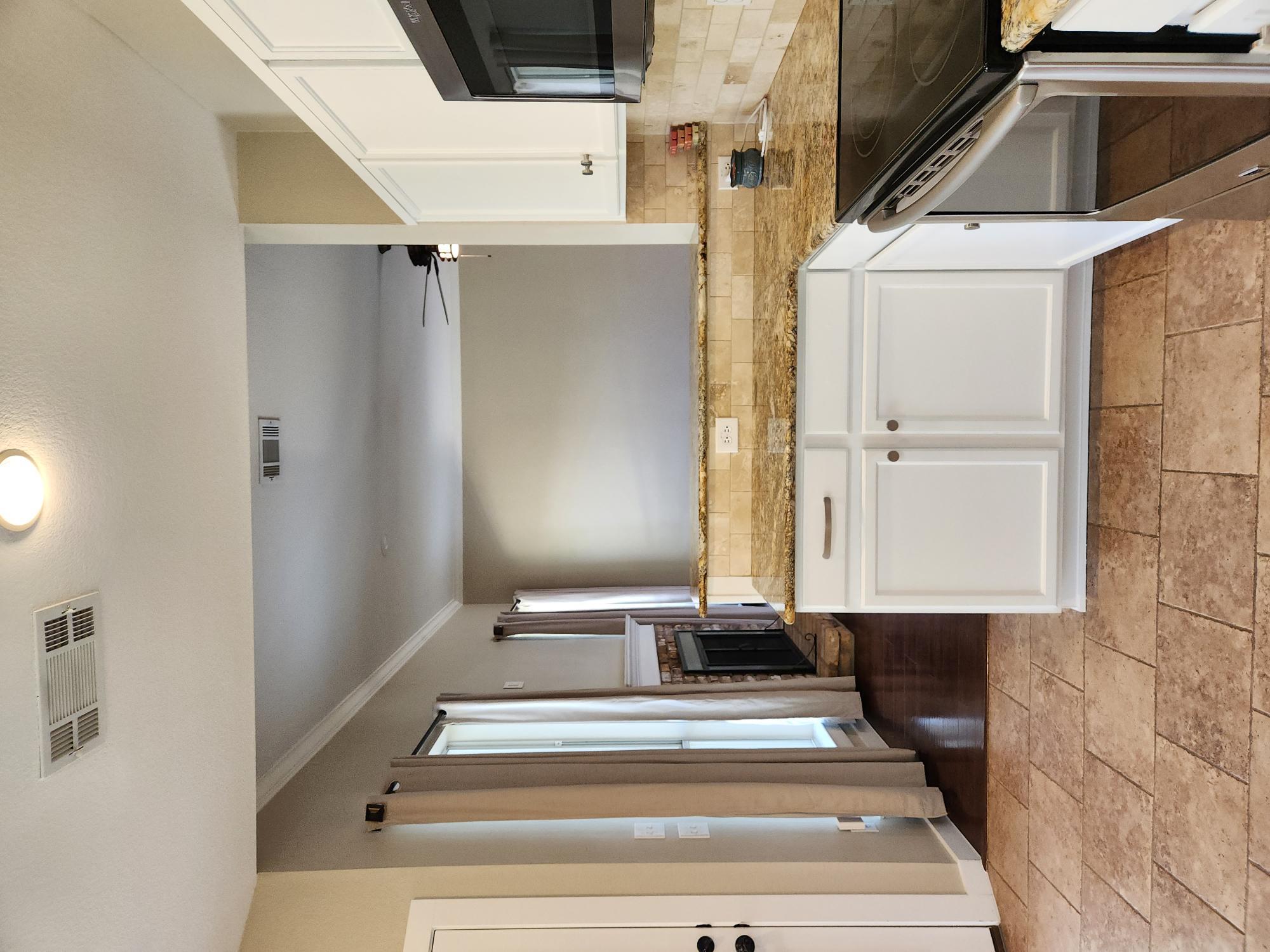 207 Meadows Ln, Dripping Springs, TX 78620