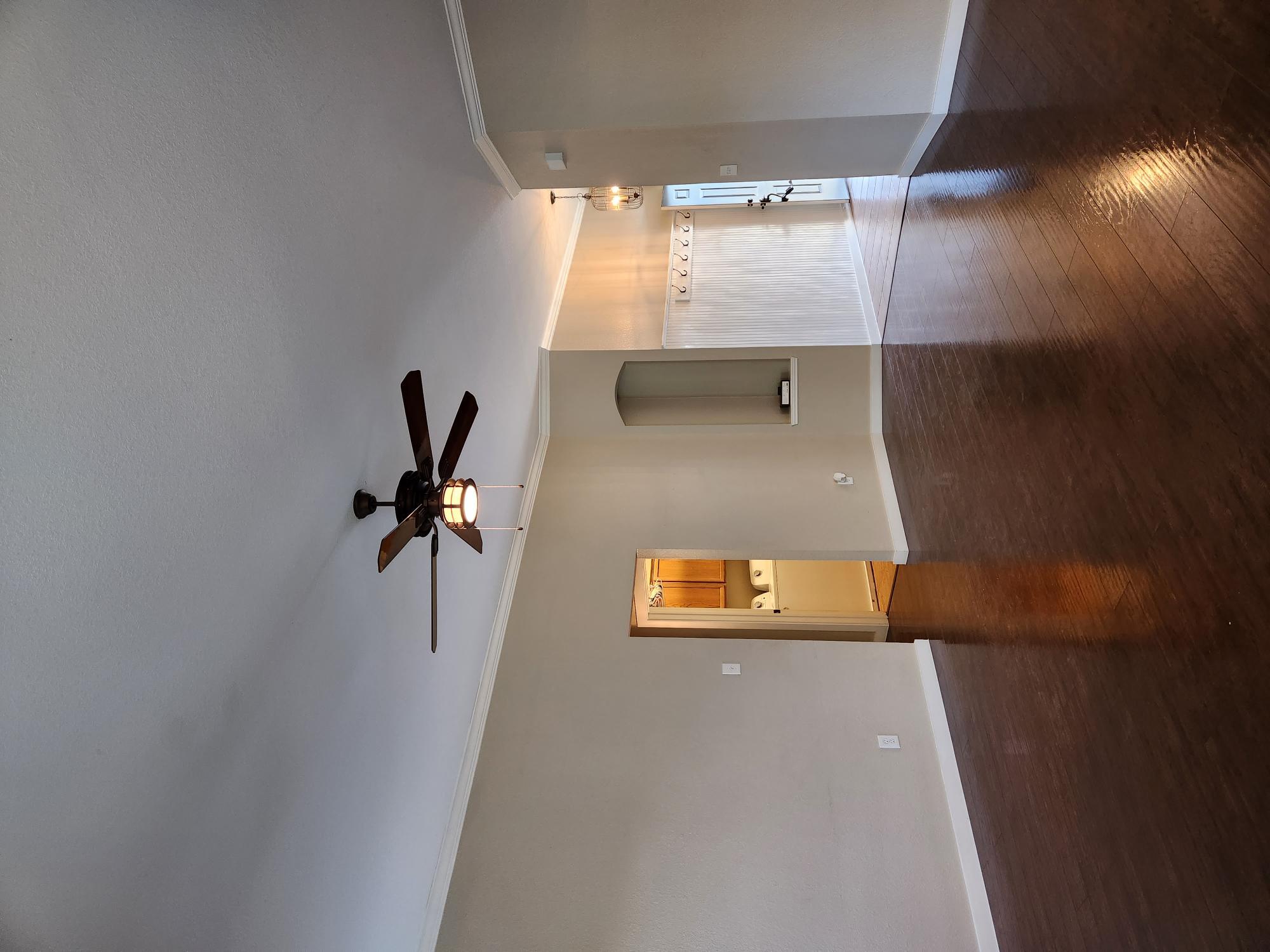 207 Meadows Ln, Dripping Springs, TX 78620