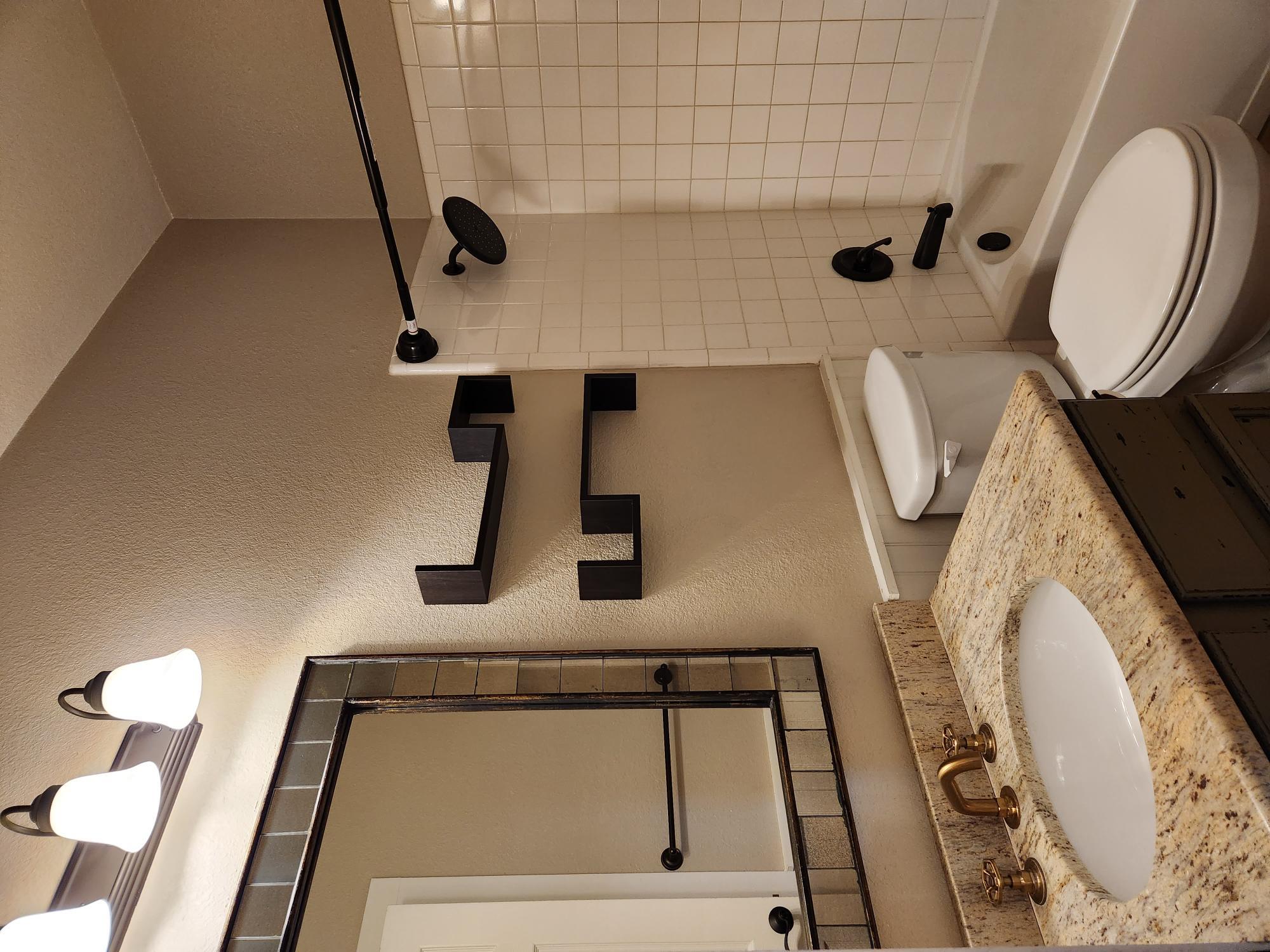 207 Meadows Ln, Dripping Springs, TX 78620